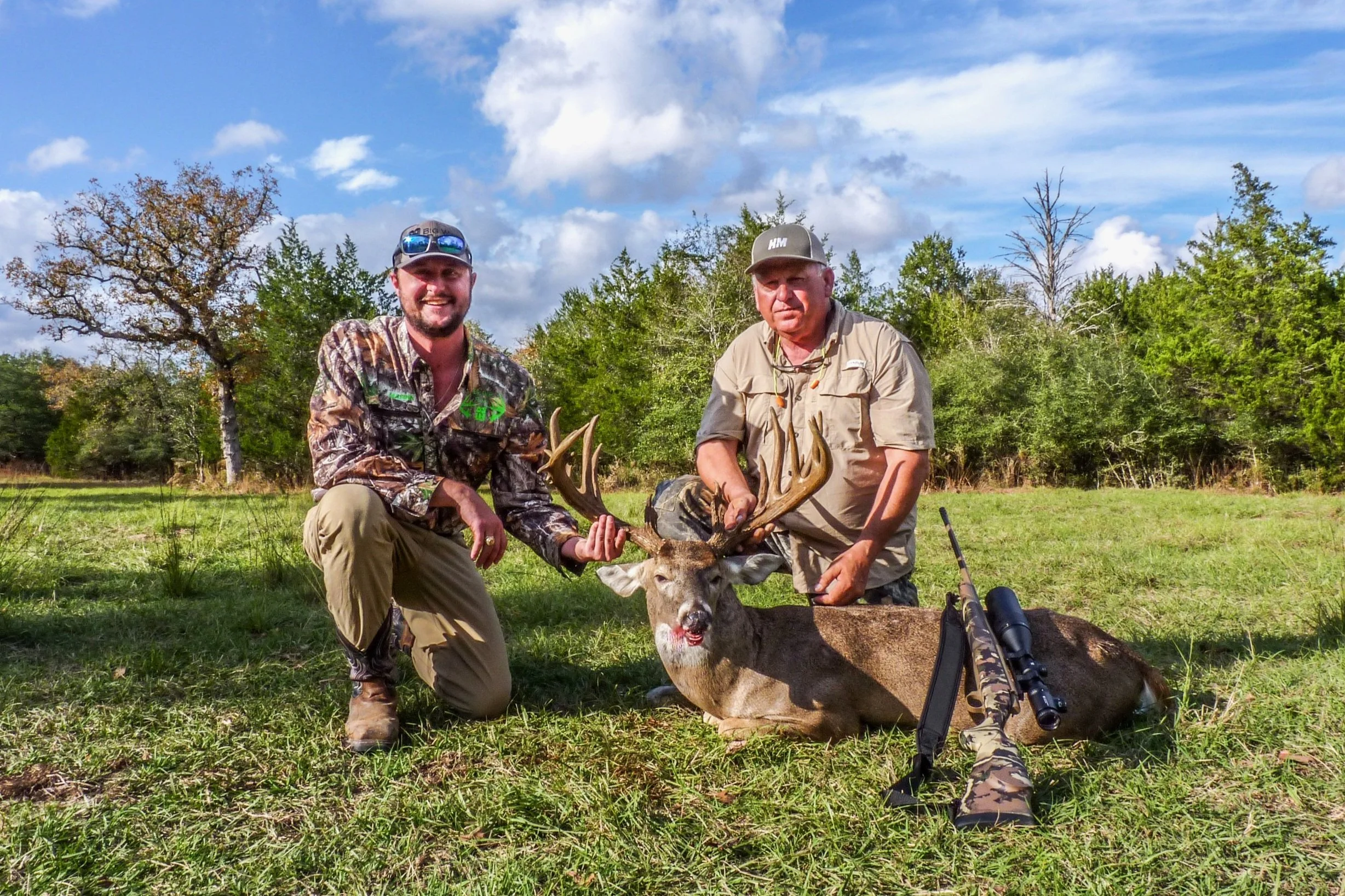 Texas Whitetail Buck Hunts — The Big Wire Ranch