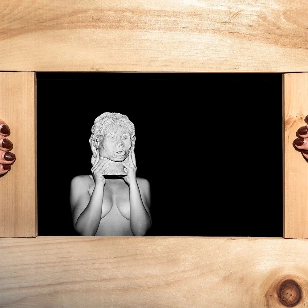 009: Beheaded

👐: @jacquelyntubermansolon 
👤:❓

#blackandwhitephotography #nightphotography #naked #holdmyhead  #beheaded #night #mysterymodel #topless