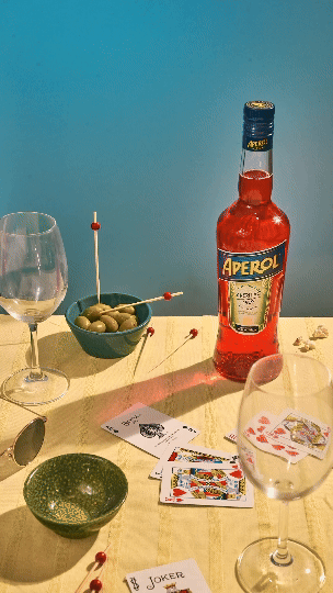 Aperol-Stopmotion V5 Deux Loop Avec Musique.gif