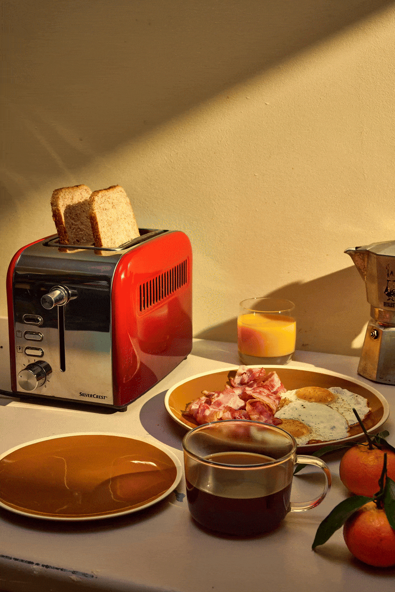 stopmotiongrillepain-2500px-v2-ezgif.com-optimize.gif