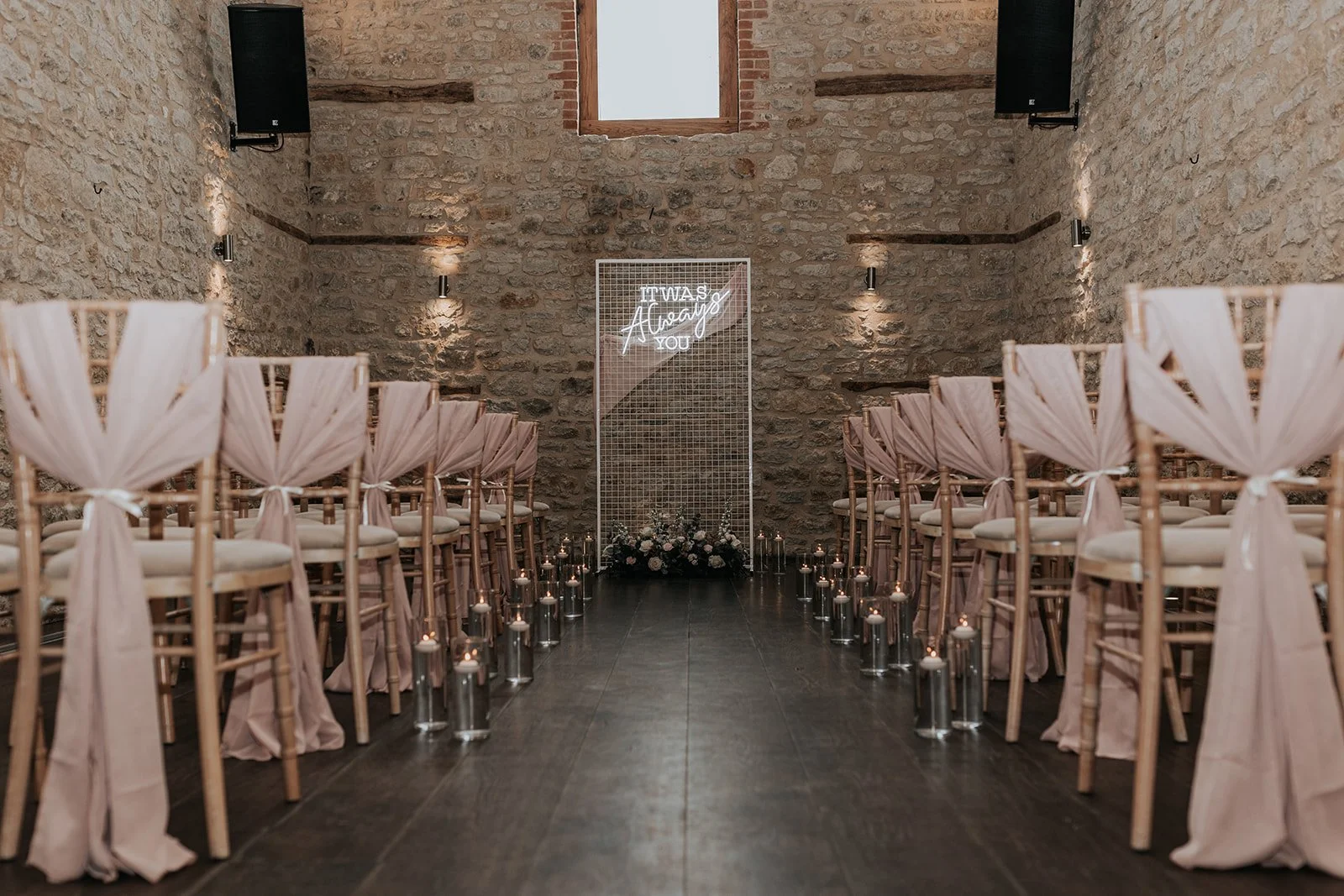 Tips for Styling a Dreamy Barn Wedding