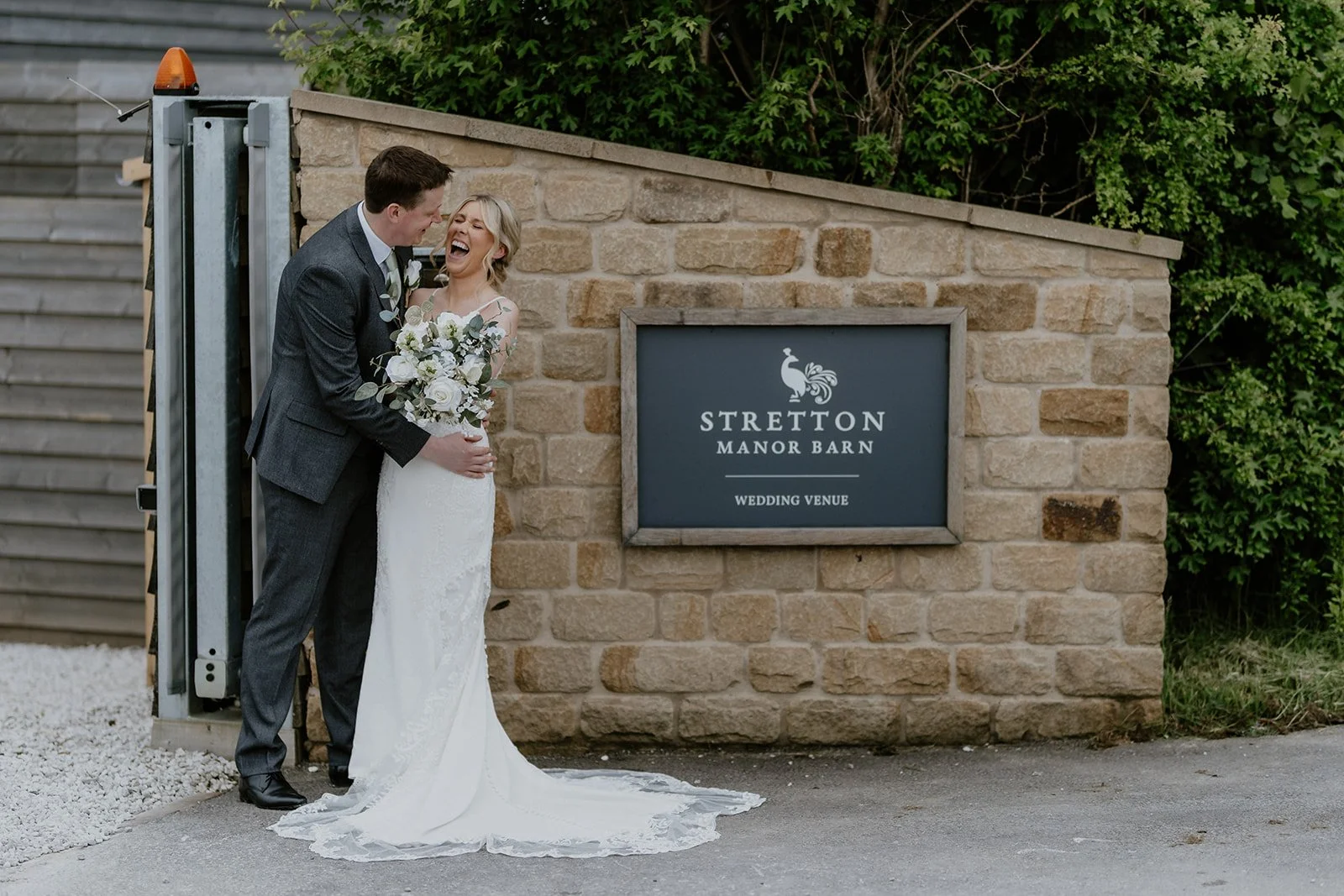 Real Wedding: Lucy &amp; Edward at Stretton Manor Barn