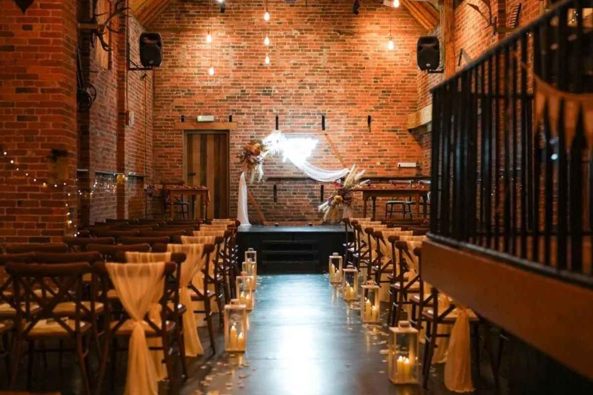 Rachael &amp; Steve’s Autumn Barn Wedding at Donington Park Farmhouse