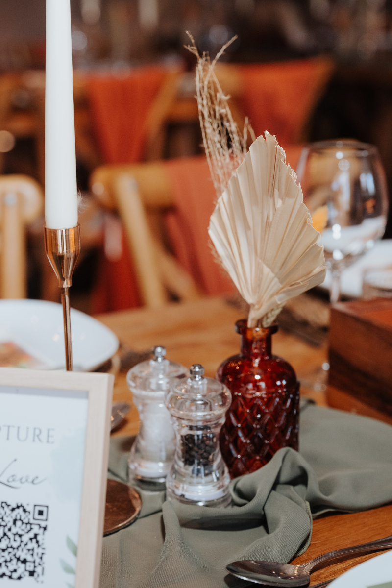 barn wedding sparkle event styling (2).png