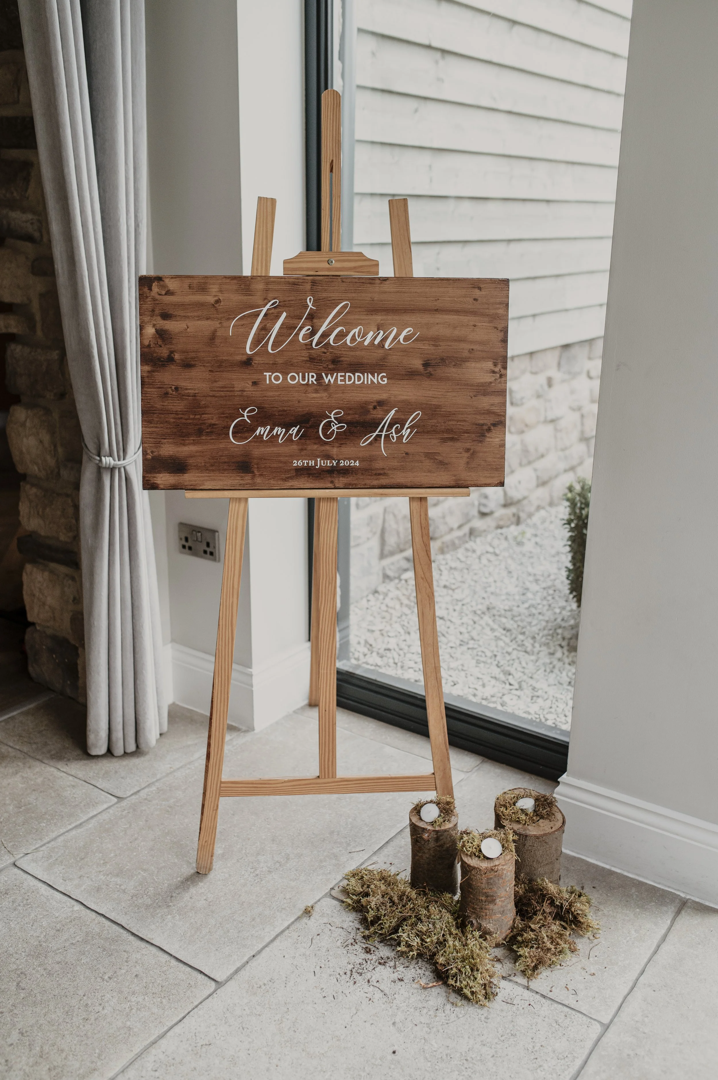 Rustic wedding welcome sign