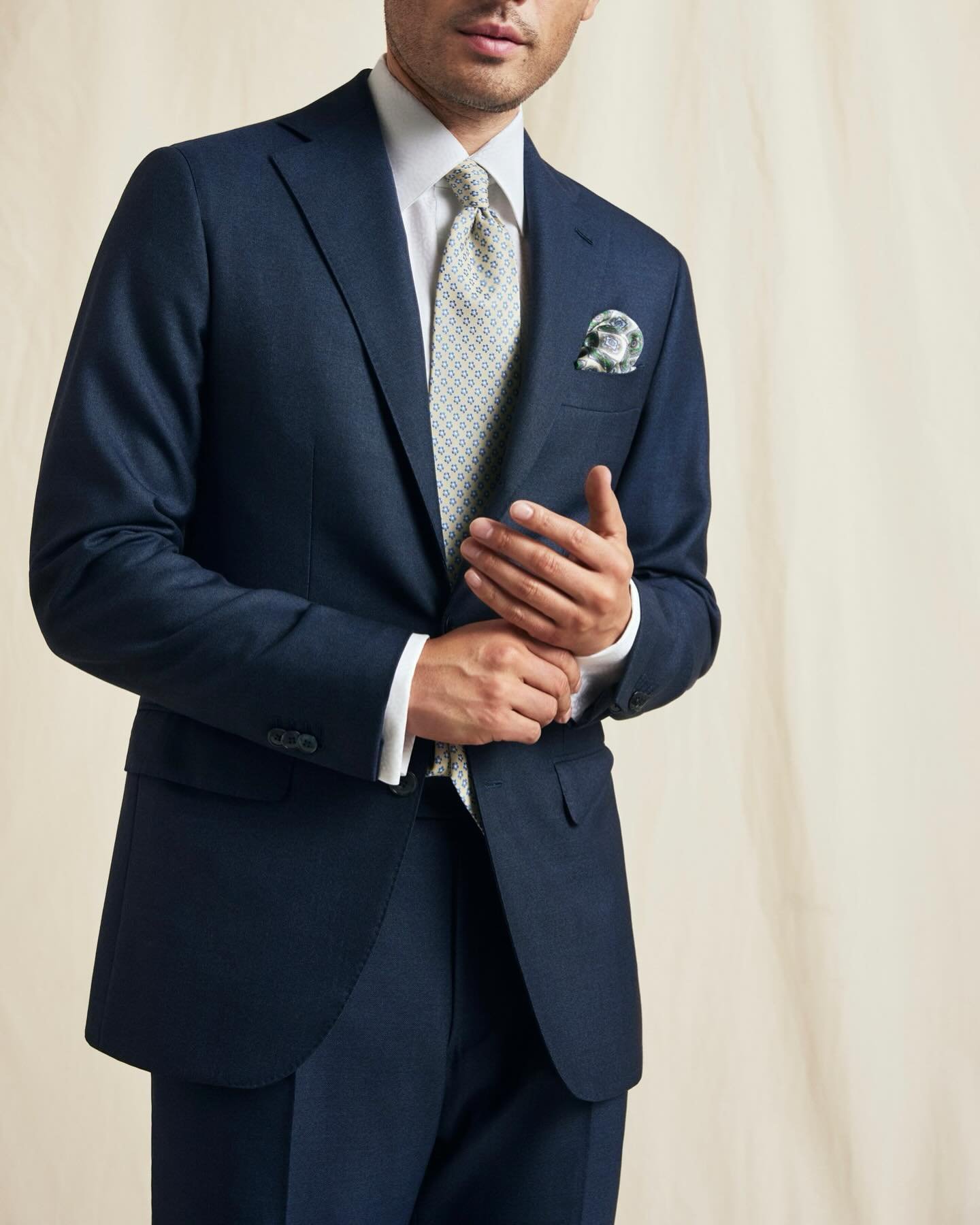 Attention grooms-to-be‼️

Elevate your big day with the perfect groomsmen outfits from Carpe Diem Men in Toronto. 

Our selection boasts a variety of options, from classic suits to contemporary ensembles, ensuring every member of your wedding party l