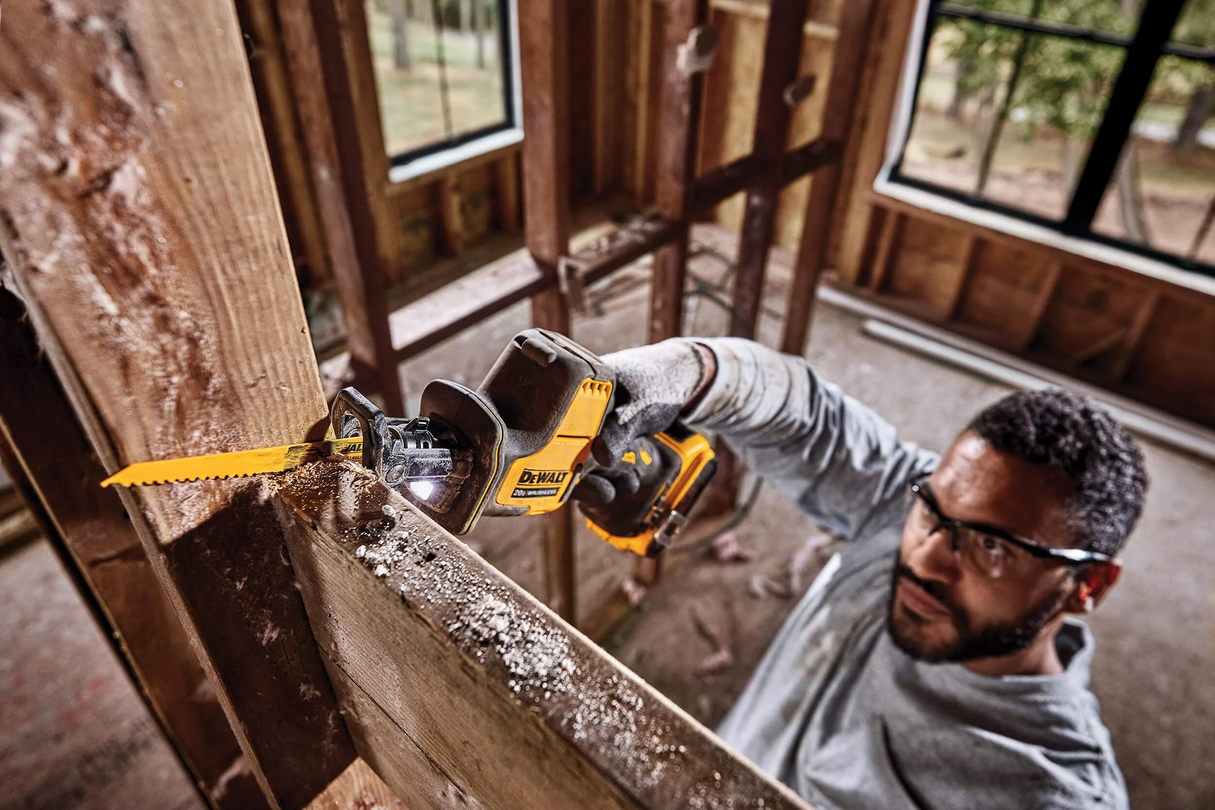 cutting-overhead-with-cordless-saw.jpg