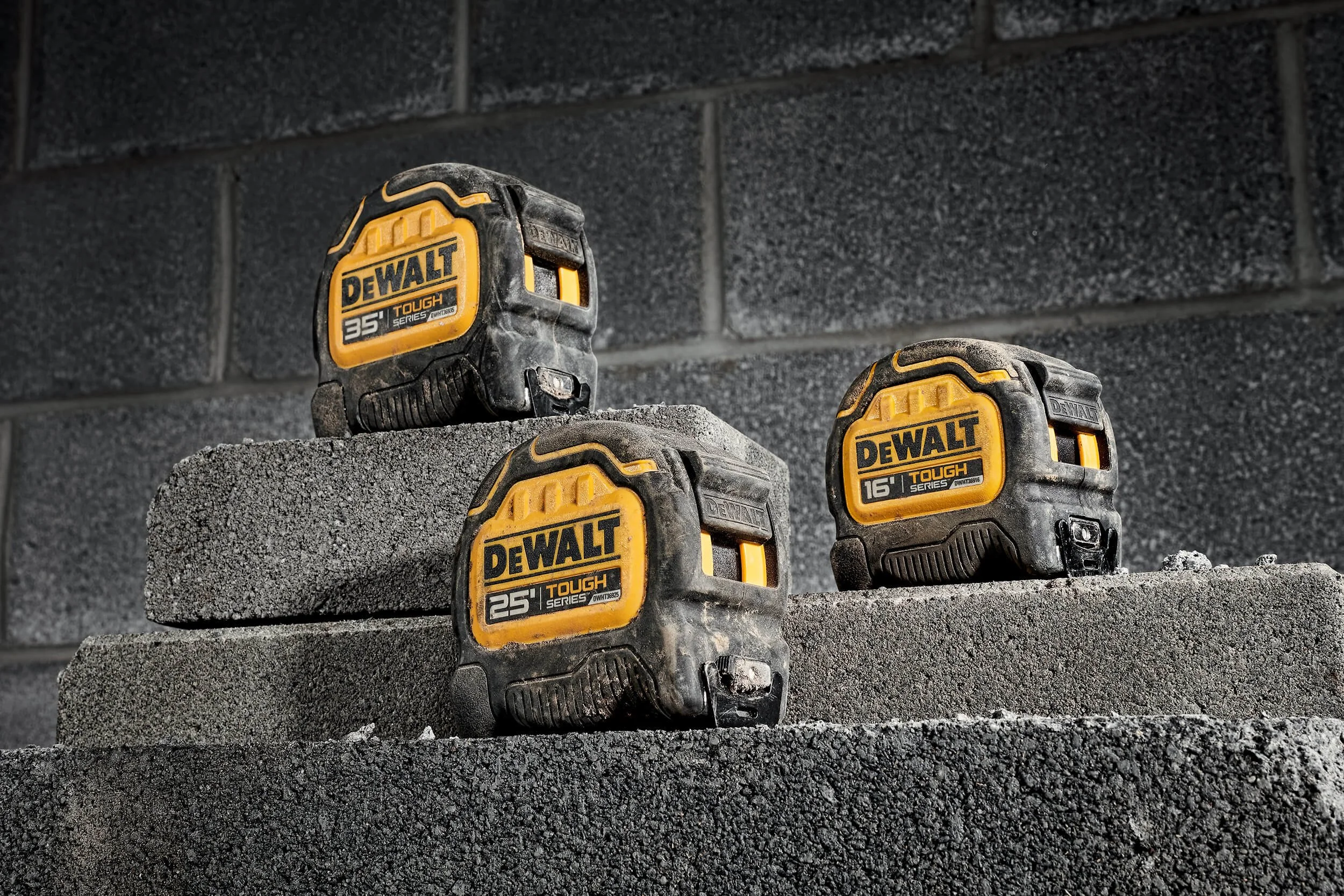 dewalt-toughseries-tape-measurer-family.jpg