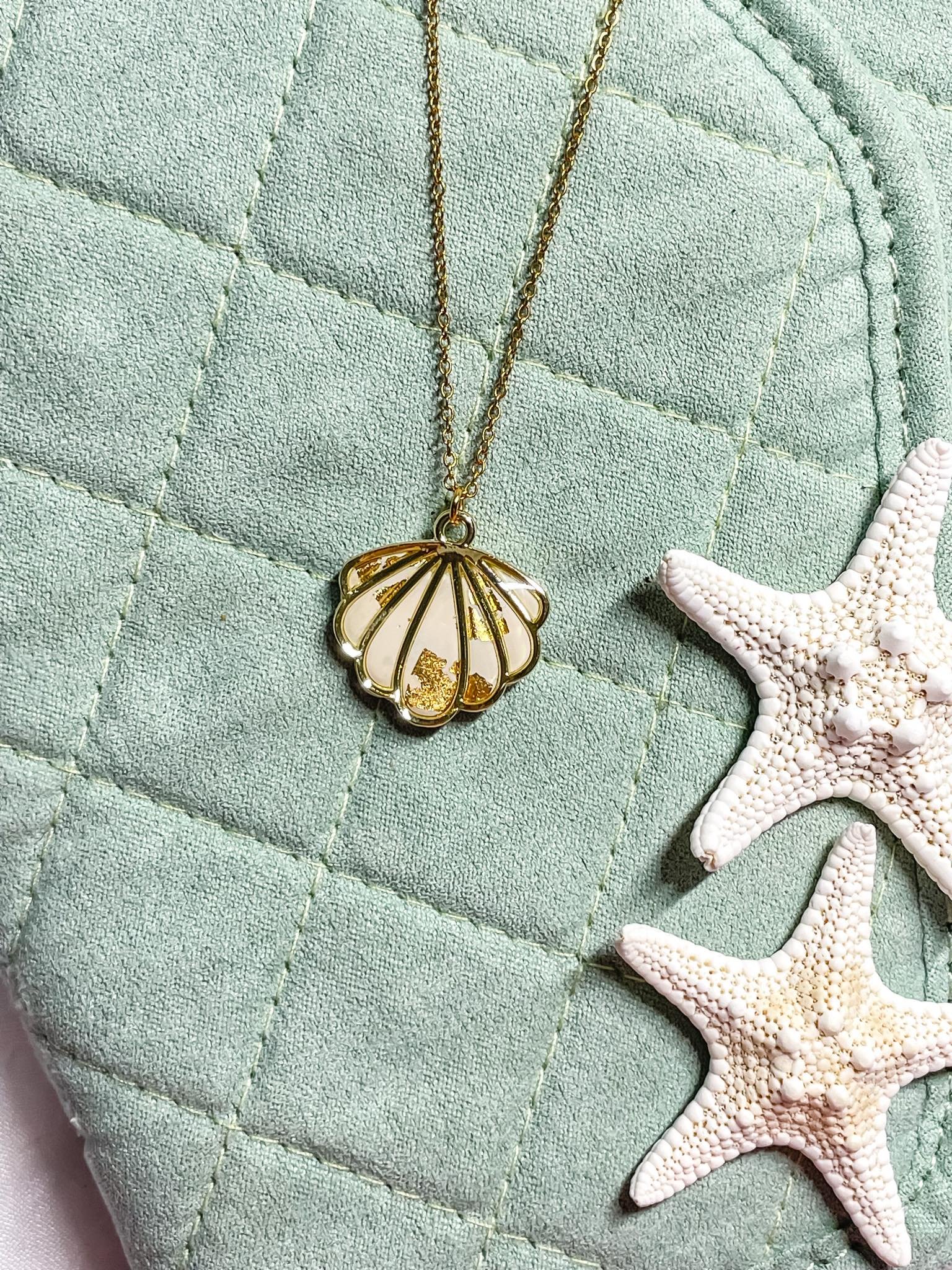 white seashell necklaces 2.jpg