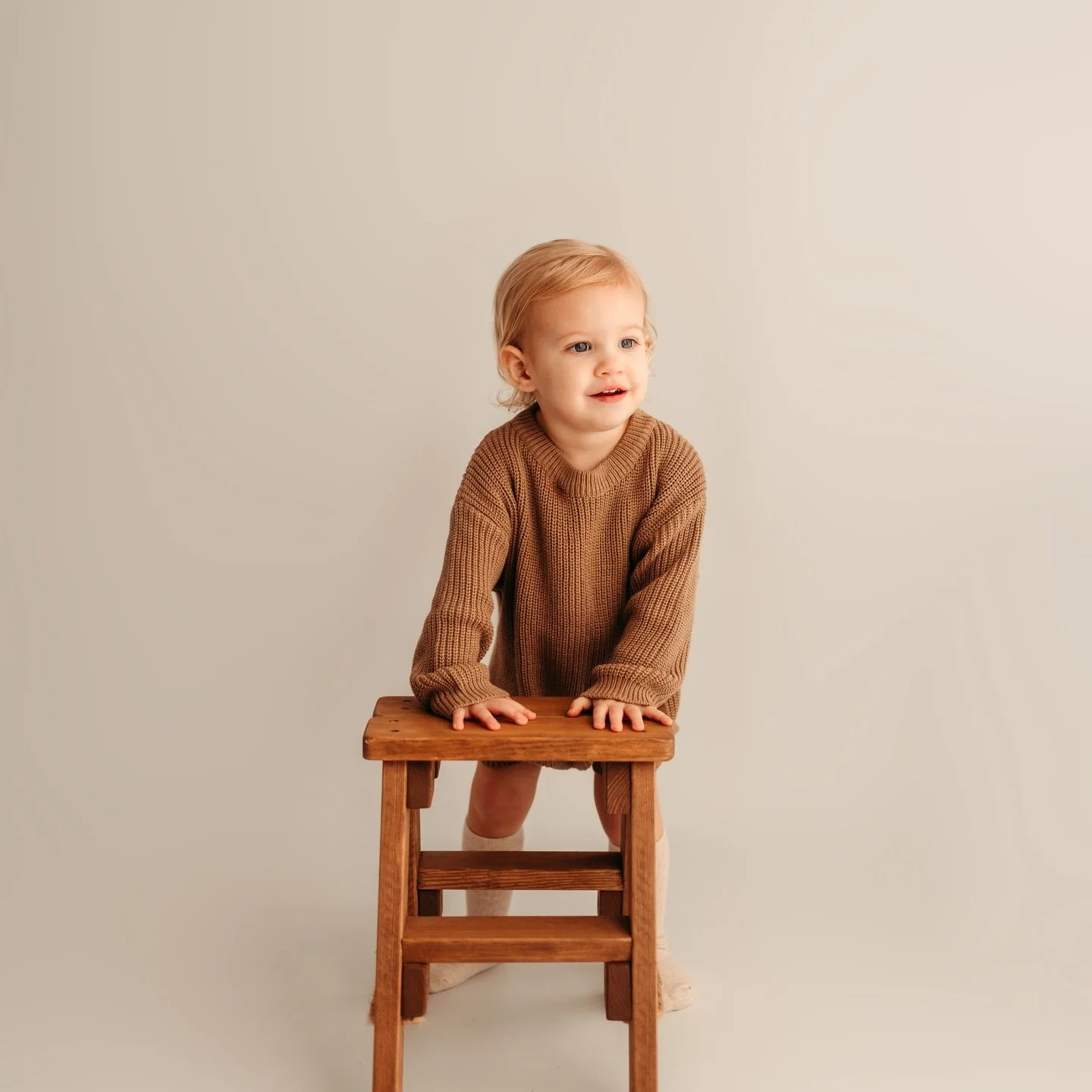 Such a lovely session with these brothers 🤎
I absolutely loved the outfits mum chose &mdash; there&rsquo;s just something so timeless about brown and cream tones.

#ReigatePhotographer
#SurreyPhotographer
#ReigateMums
#SurreyFamilyPhotographer
#surr