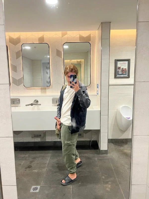 Exhibitionist bitch