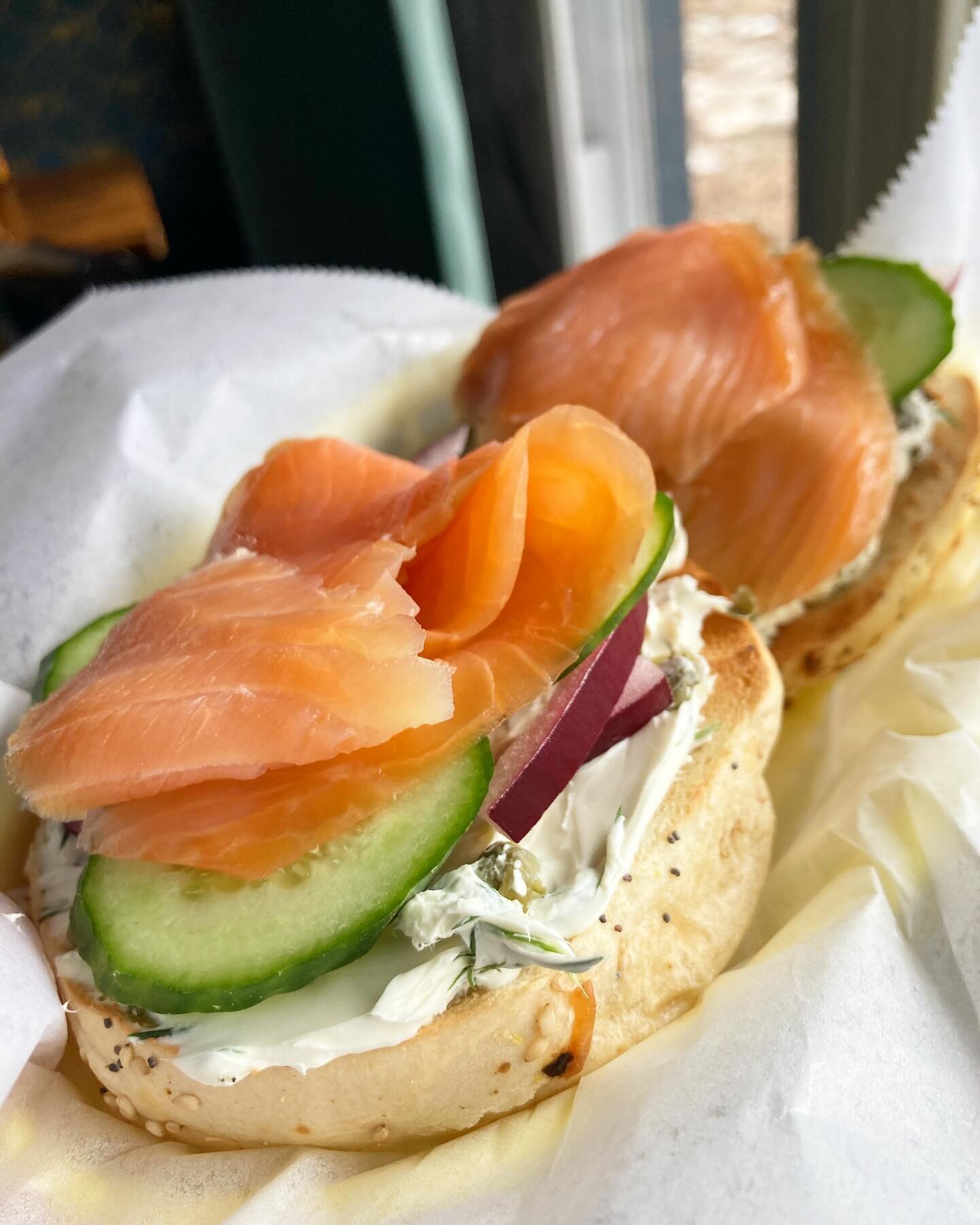 🌟 Special this week🌟 
Smoked salmon, caper-dill cream cheese, cucumbers and red onion on an OMG bagel 🥯 🐟 

#maineeats #207 #mainebreakfast