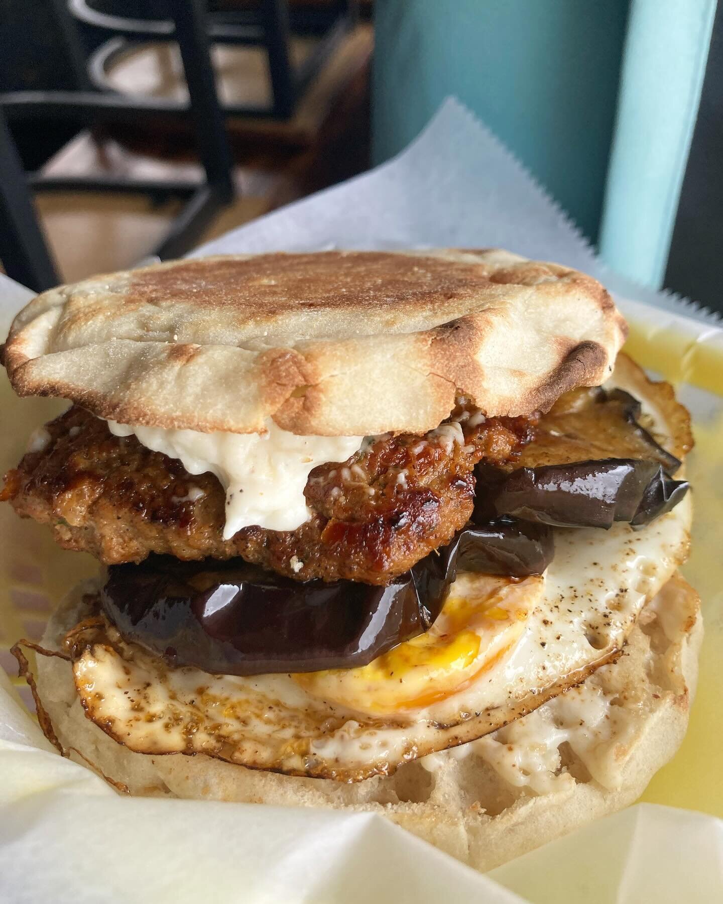 ✨❄️Special❄️✨ 
Lamb moussaka breakfast sandwich! ❤️
Ground lamb seasoned with greek spices, fried egg, roasted eggplant and parmesan b&eacute;chamel sauce on an english muffin 🇬🇷

#207 #maineeats #mainebreakfast #mainefood