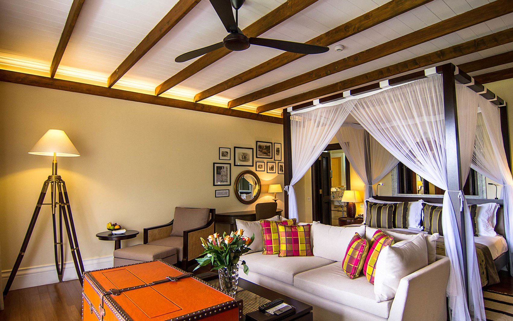 •room_1-1700x1063.jpg