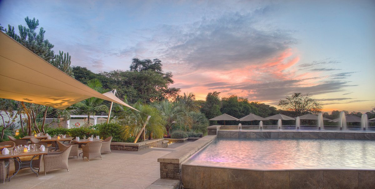 _3hemingways-nairobi.jpg