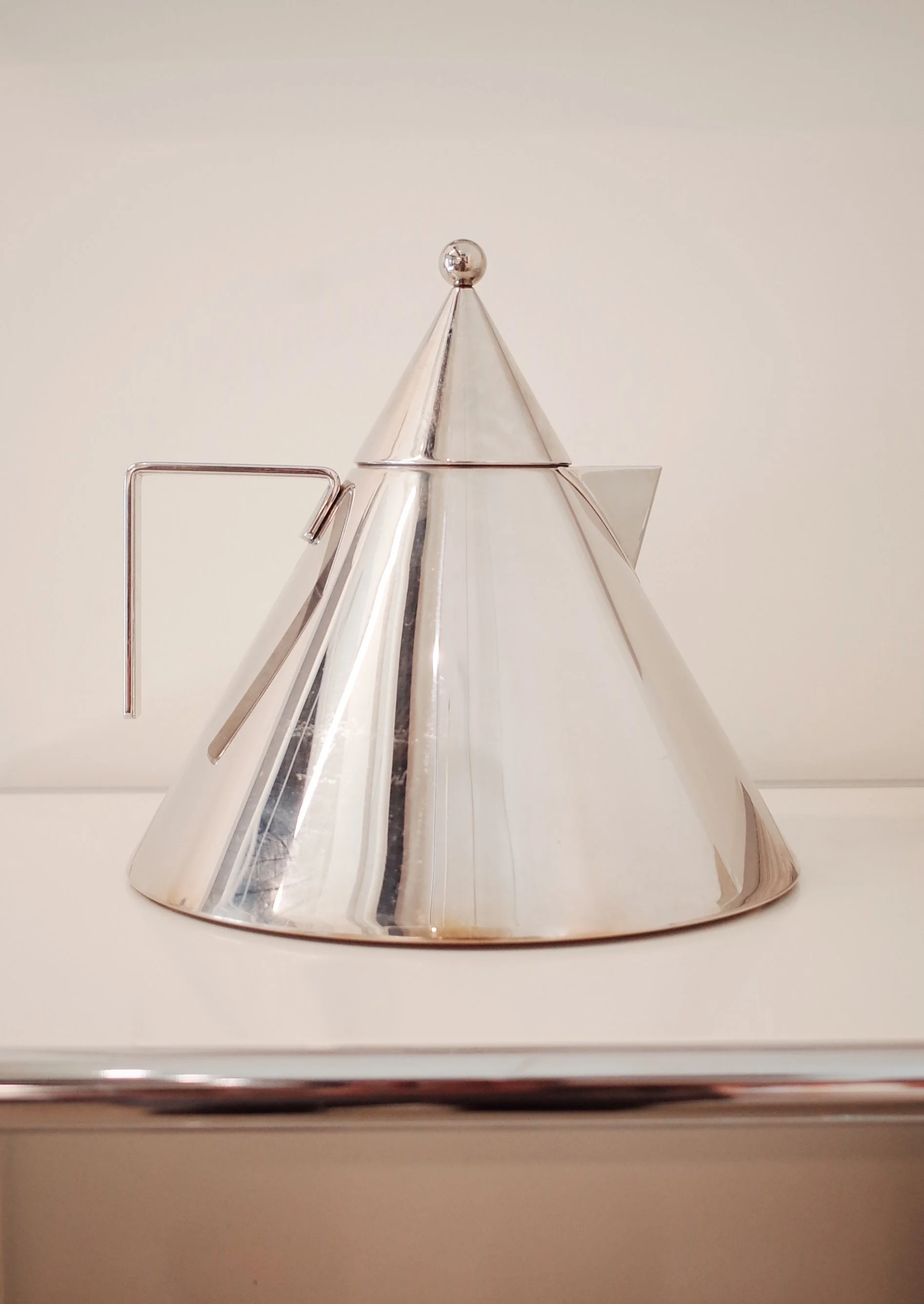 Alessi Kettle.jpg