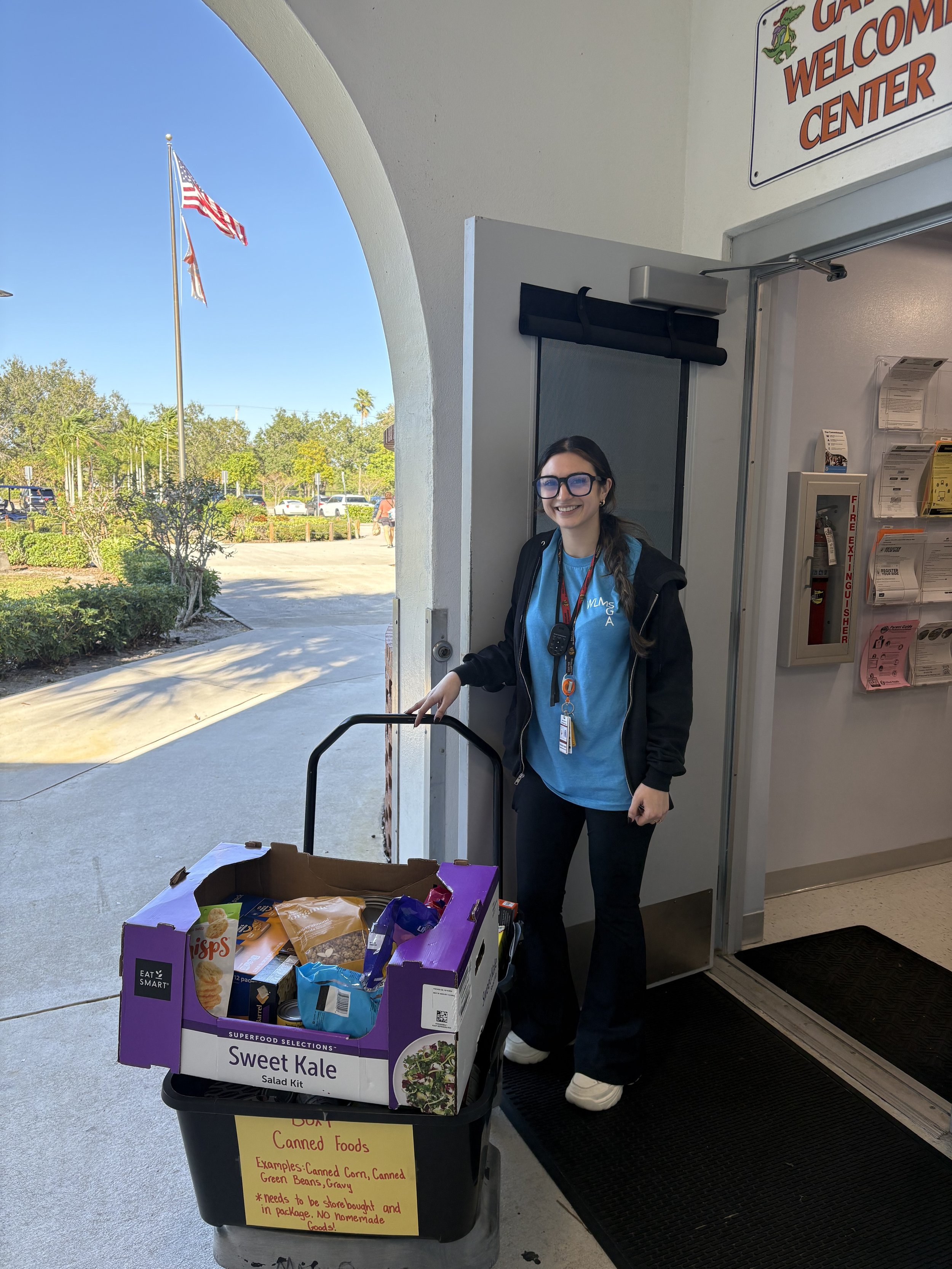 A Season of Giving: Wellington Landings Middle Gators Support Families with Food Drive