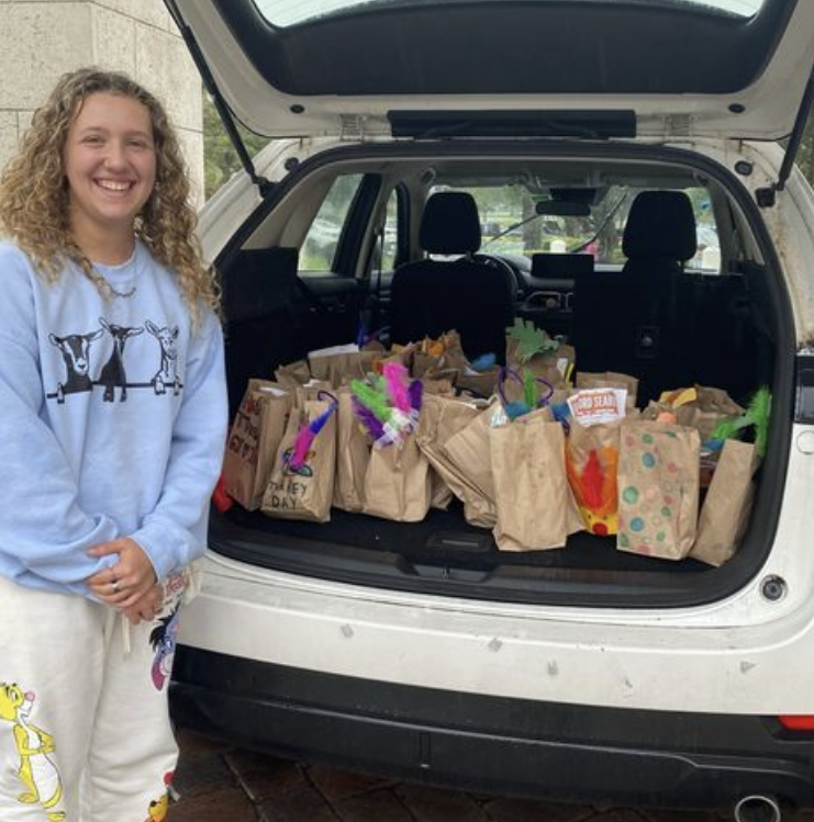 Spanish River Sharks Make Thanksgiving Sweeter!