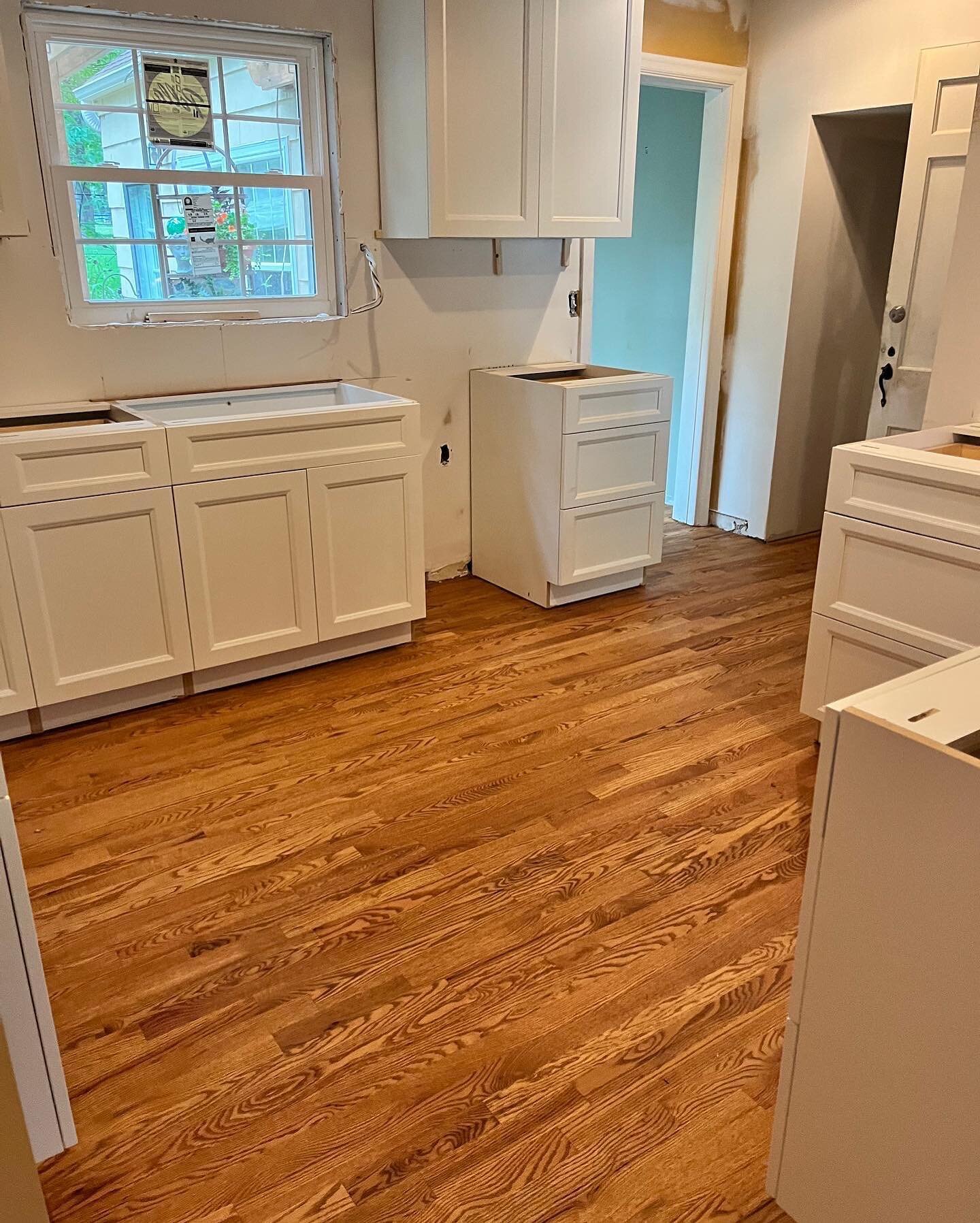 New hardwoods got sanded and stained to match existing. Progress 💪🏻🤩