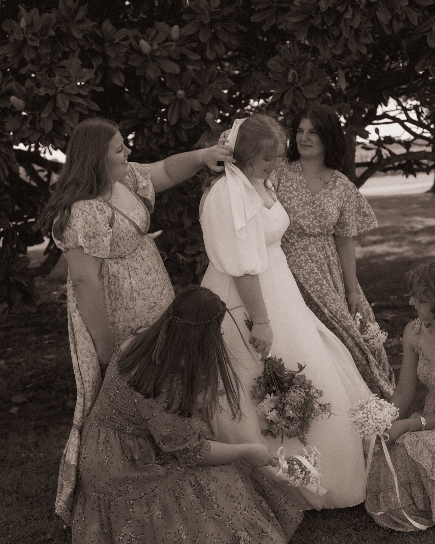 Timeless moments on the Farmstead. The bride and her girls, captured in classic black &amp; white. 🖤