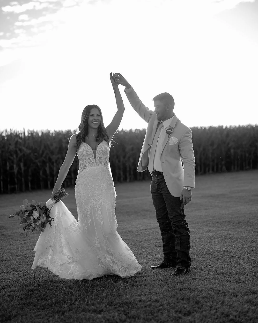 Hard to believe it&rsquo;s already been a year! Wishing a happy anniversary to the Hoppes. Always love revisiting their beautiful wedding day.💛