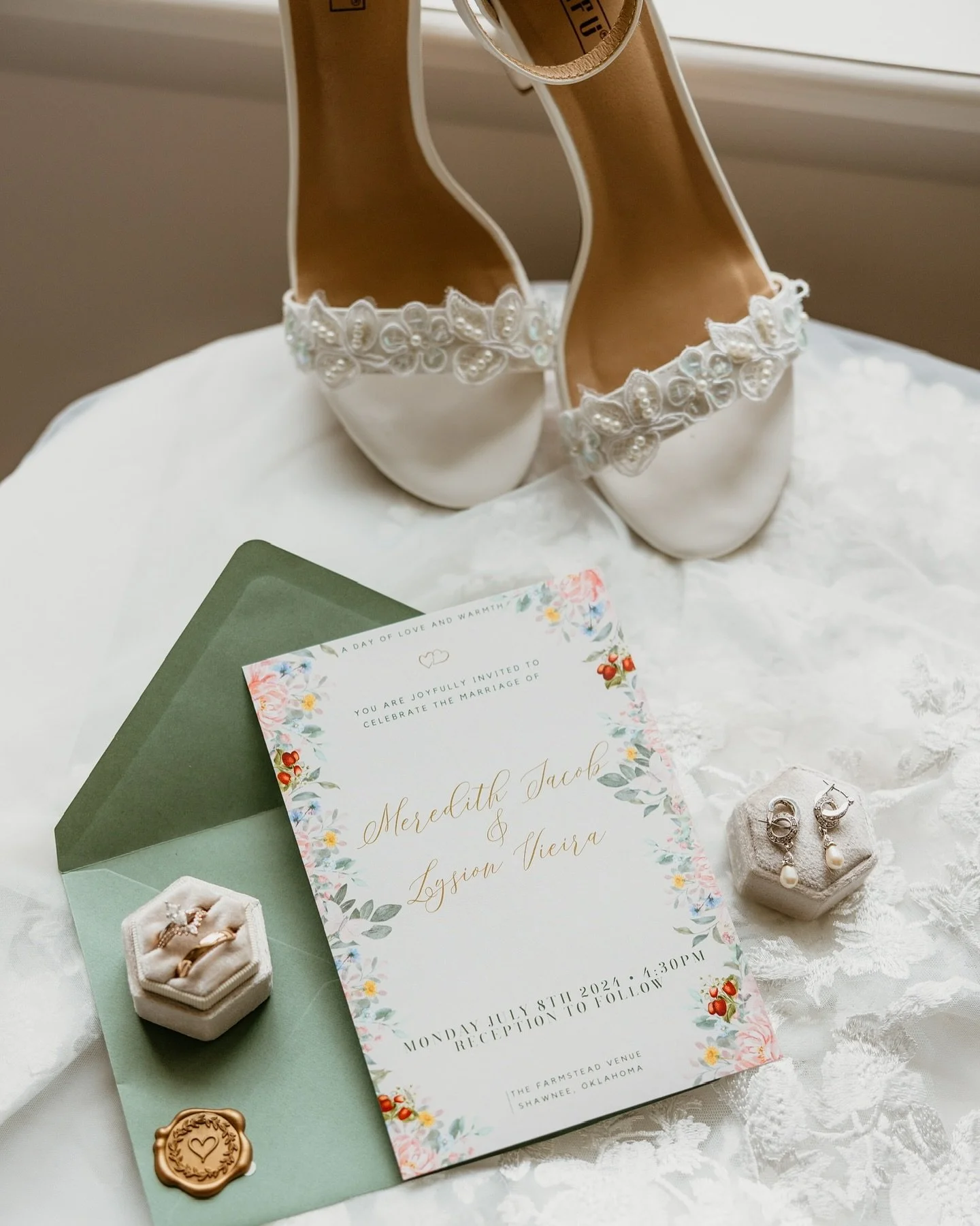 Meredith &amp; Lysion&rsquo;s Wedding Details 💛