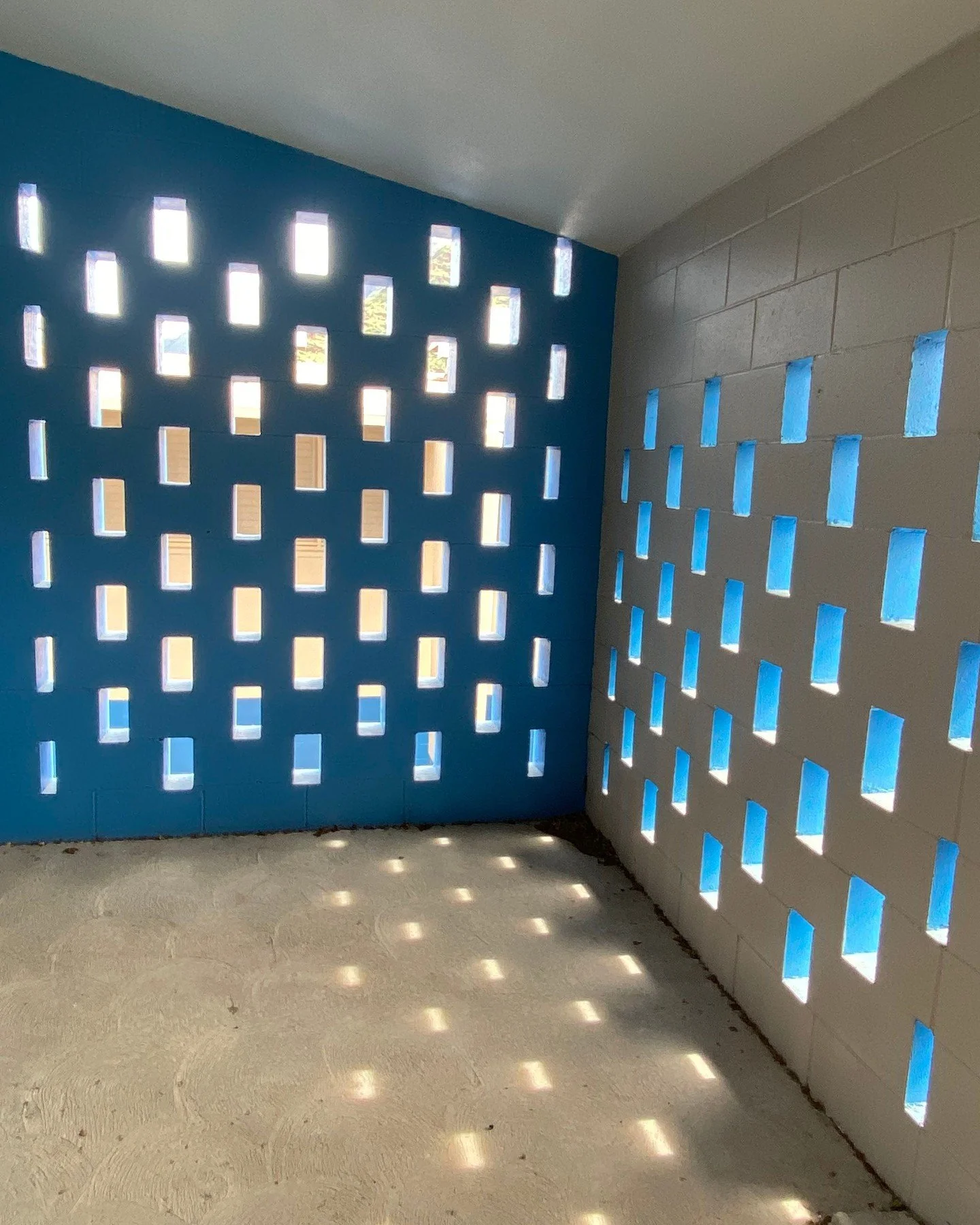 With their graphic patterns and sculptural presence, breeze blocks offer designers and homeowners a way to make a bold design statement while adding privacy and shade, maintaining airflow and letting sunlight filter through. 

Today, they&rsquo;re ex