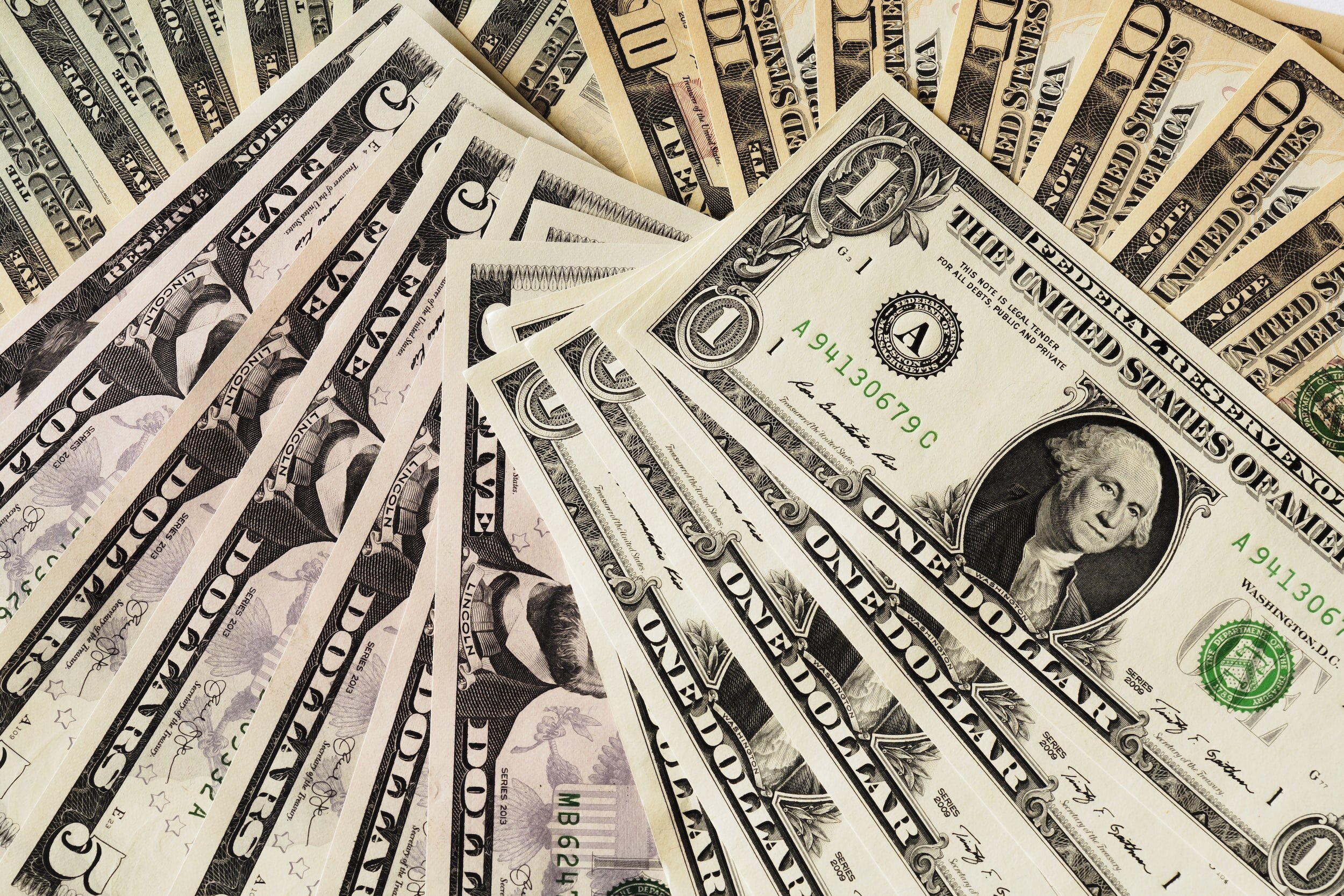 Unlocking Financial Freedom: Managing Your Money as an Expat in Mexico