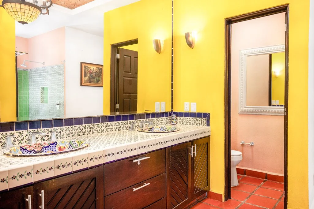 1c. Bathroom suit.jpg
