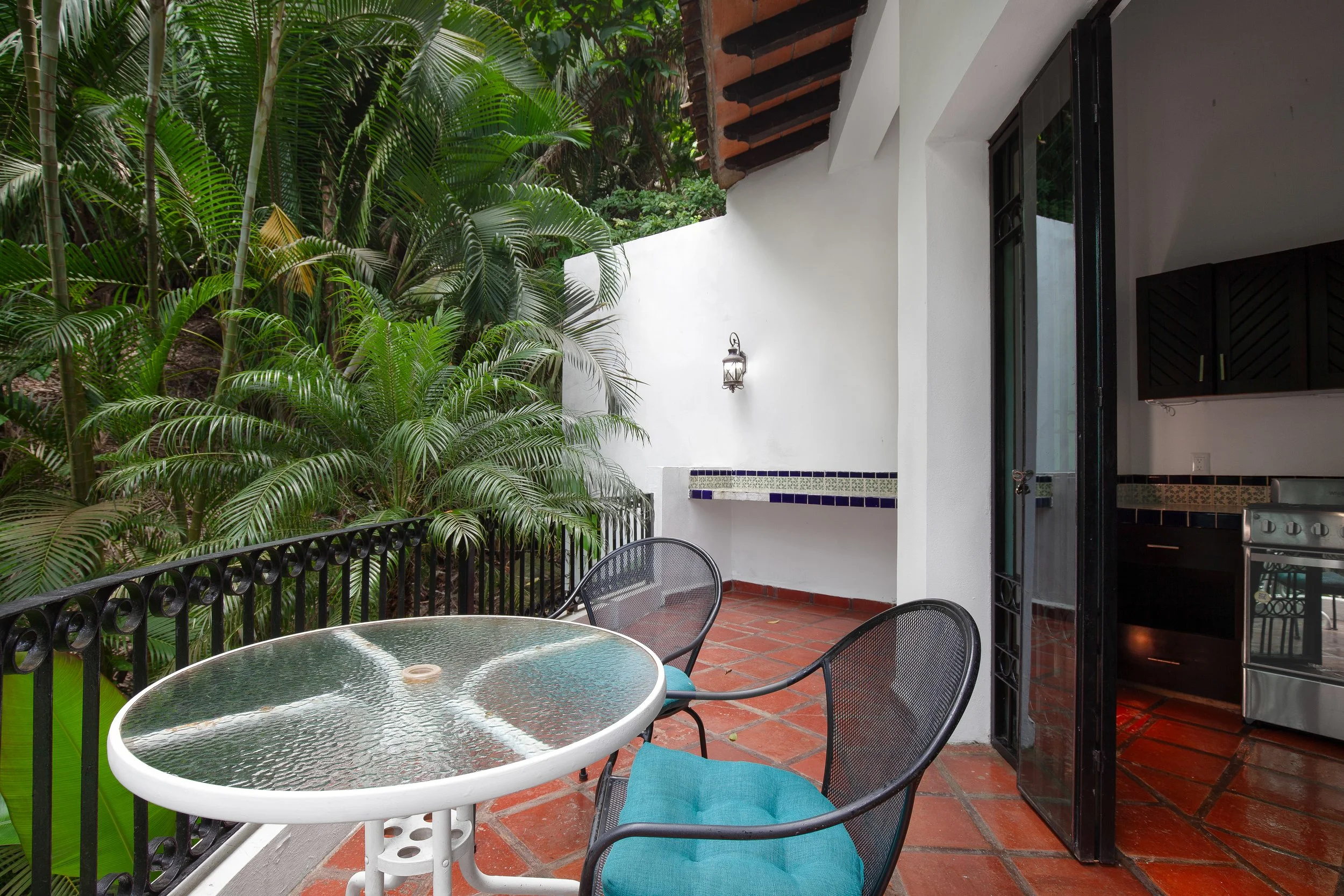 kitchen balcony suit.jpg