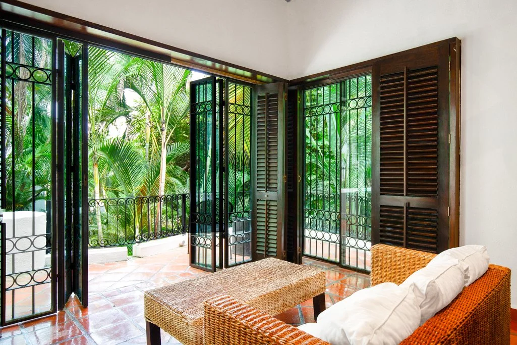 1a. double bedroom suit seating area copy.jpg