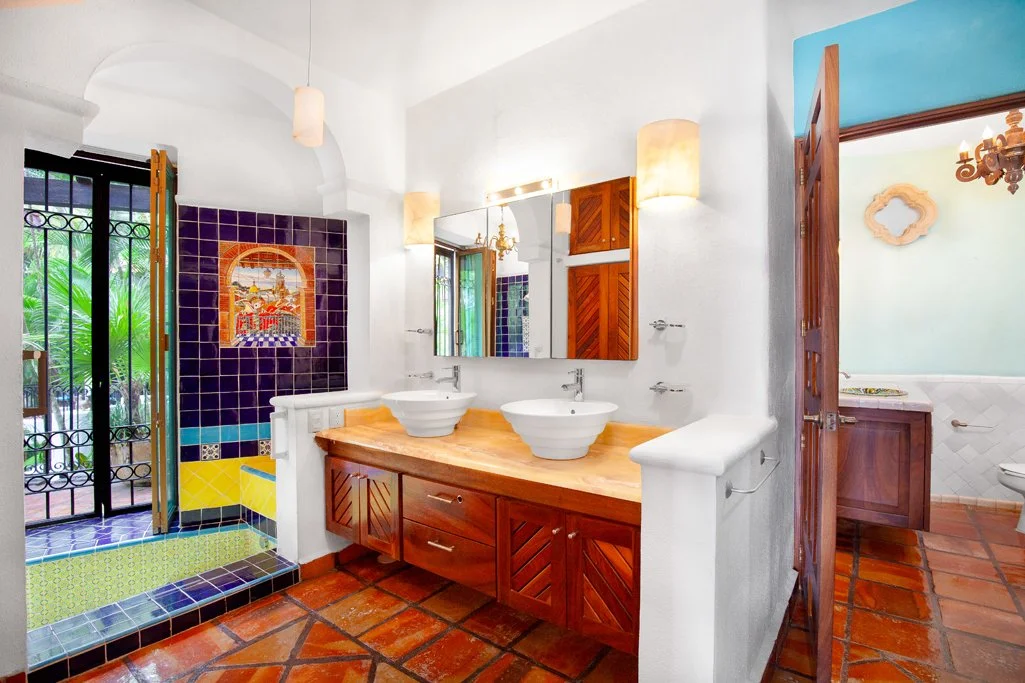 2c. Master Bathroom .jpg