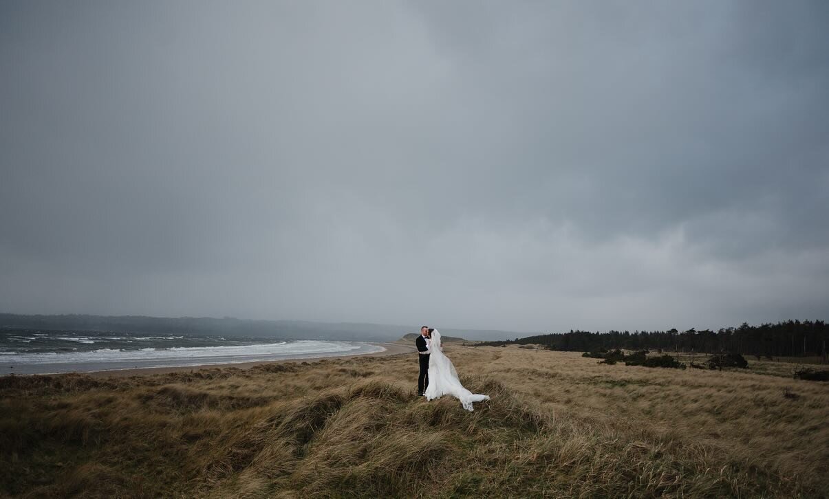 Embracing Irelands finest 🤍
#weather #irishweather #beach #donegal  as we all know in Ireland we can get all seasons  in one day. Well yes that is what we had Saturday passed. Rain, Wind &amp; Sunshine ( at times 🙈)
Gemma &amp; James braved the ele