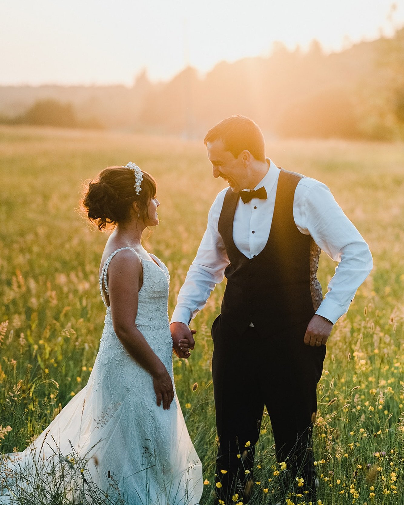 Sunset evenings 🤍
.
How fabulous has this weather been, I hope we get to see a lot of beautiful sunset evenings over the wedding season 🤍
@castledarganestate 
@ppani_1966 
#fermanaghtyronewedding
#fermanagh #tyrone 
#sligowedding #castledargenweddi