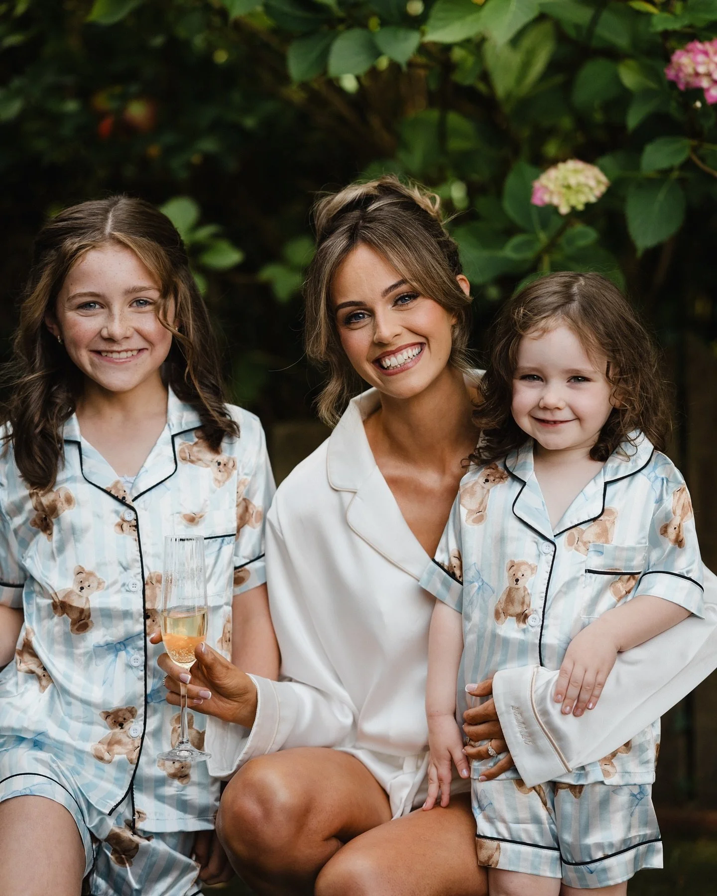 One of my favourite photos in my 2025 season. Kim has such a special connection with her two nieces such special flower girls. Little superstars on the day. @kim_mulligan25 @aimeecorry.hairdressing @makeup_by_emmakate &hellip;#family #weddingday #wed