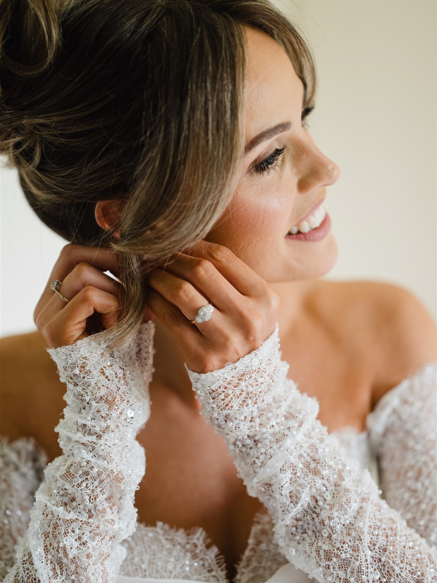 Kim 🤍
@kim_mulligan25 
@aimeecorry.hairdressing @makeup_by_emmakate 
.
#bride #bridal #brideinspo #weddingday #fermanaghwedding