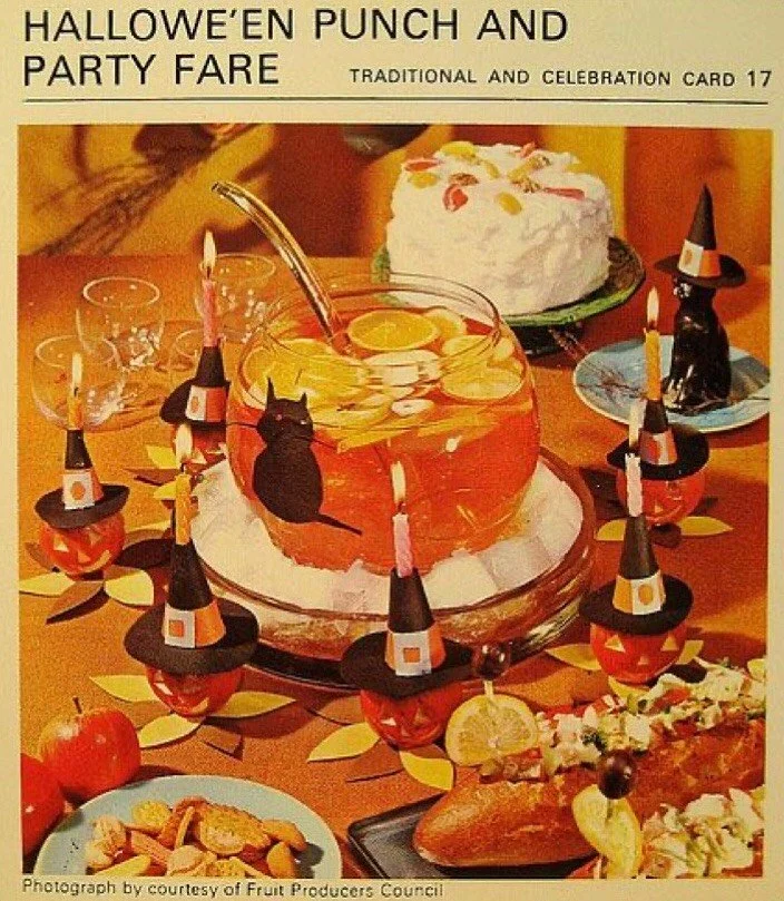 Happy Halloween spooky kitties!🎃
.
.
.
.
.
.
.
#70s #women #fashion #60s #orange #handmade #groovy #vintage #retro #orange #hippie #hippy #groovystyle #1960s #1970s #vintagefashion #retrofashion #flowers