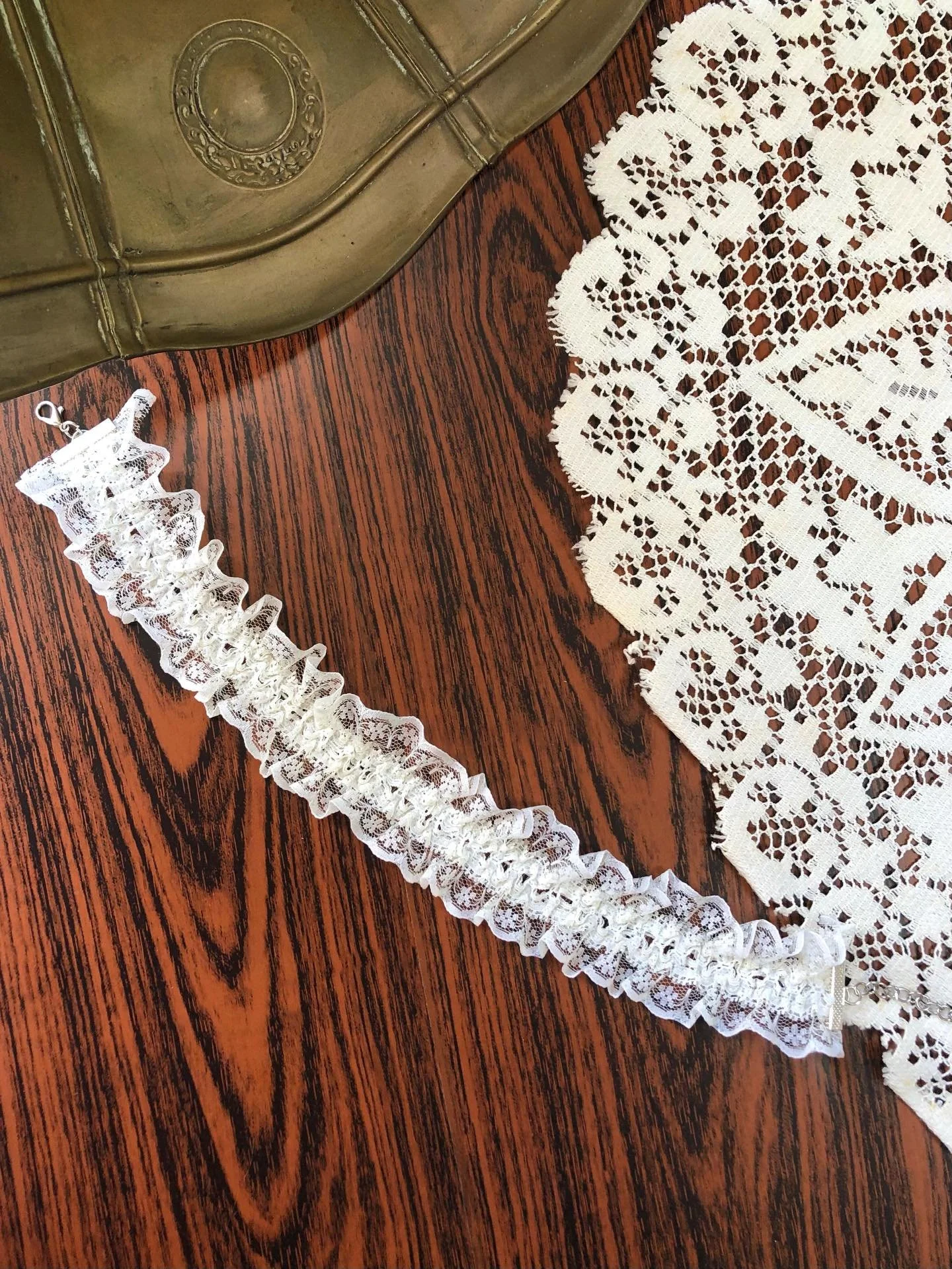 Add a romantic touch to your fits with our beautiful Claire Lace Choker🌙✨
.
.
.
.
.
.
.
#70s #fashion #victoriana