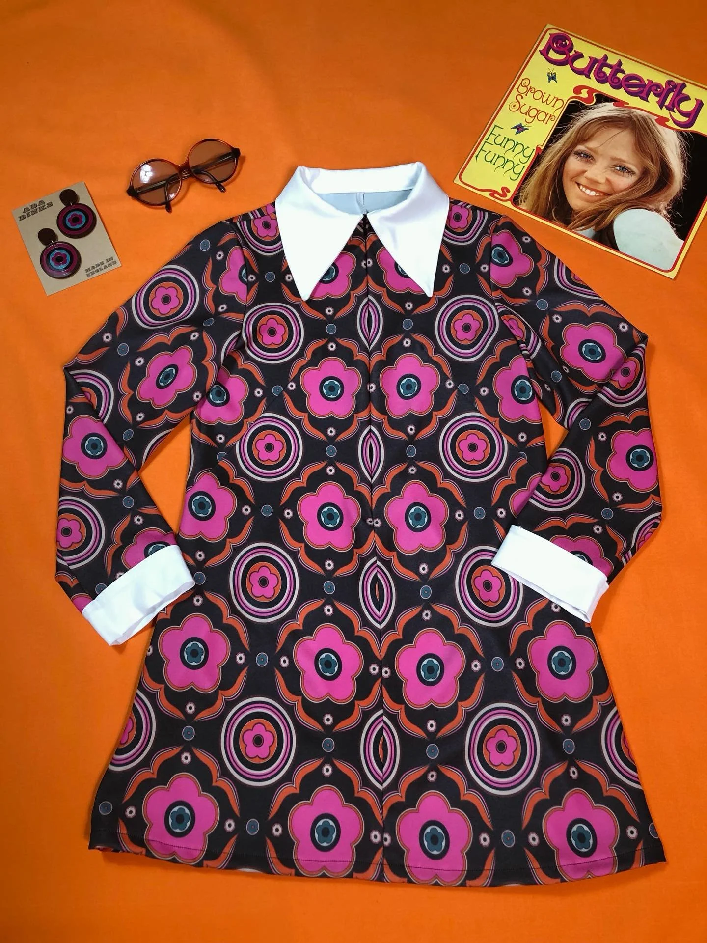 Flowers in January? Yes please!🌷
Shop SO GROOVY via link in bio✨
.
.
.
.
.
.
.
#70s #fashion #groovy