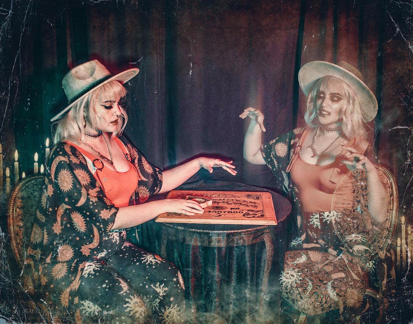Forgot to post these fun PhotoBooth photos I did at the @bleachedandbewitched  Haunted Market in September 🖤 thank you to everyone who came and got one!