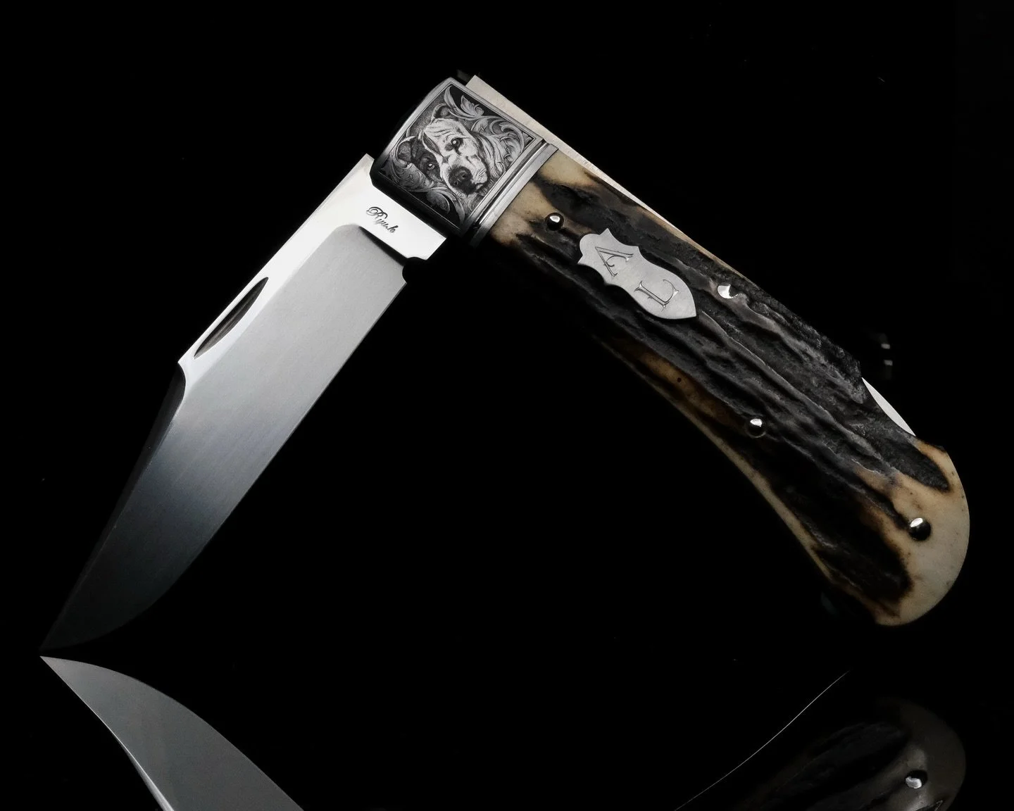 Had the honor of being asked to do some dog portraits (Avery &amp; Laredo) on a beauty of a Ryuichi Kawamura knife. These are quite small and fun to do. Got one more to do if these with different design elements. I&rsquo;m very grateful for my wonder