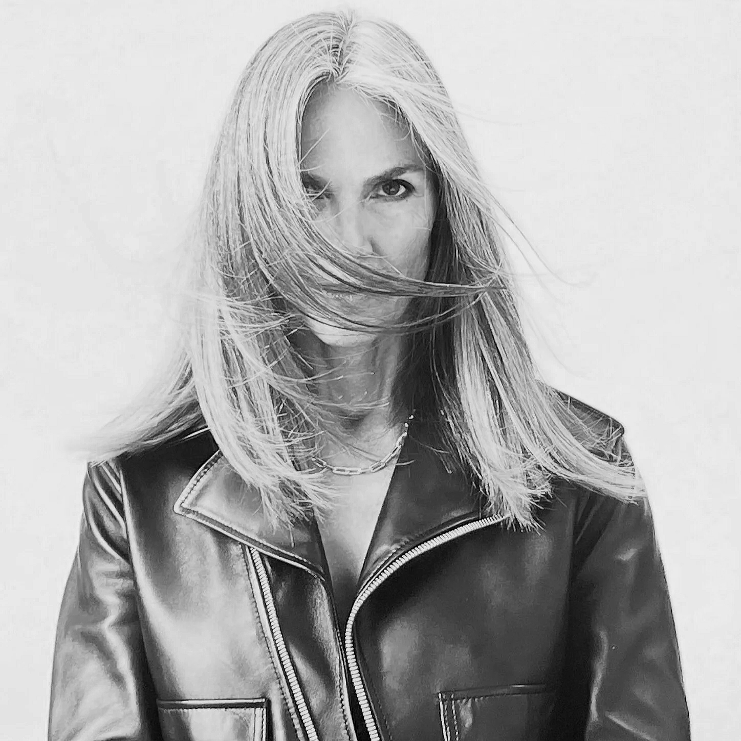 Emma Summerton, photographer for Jennifer Anniston's LOLAVIE