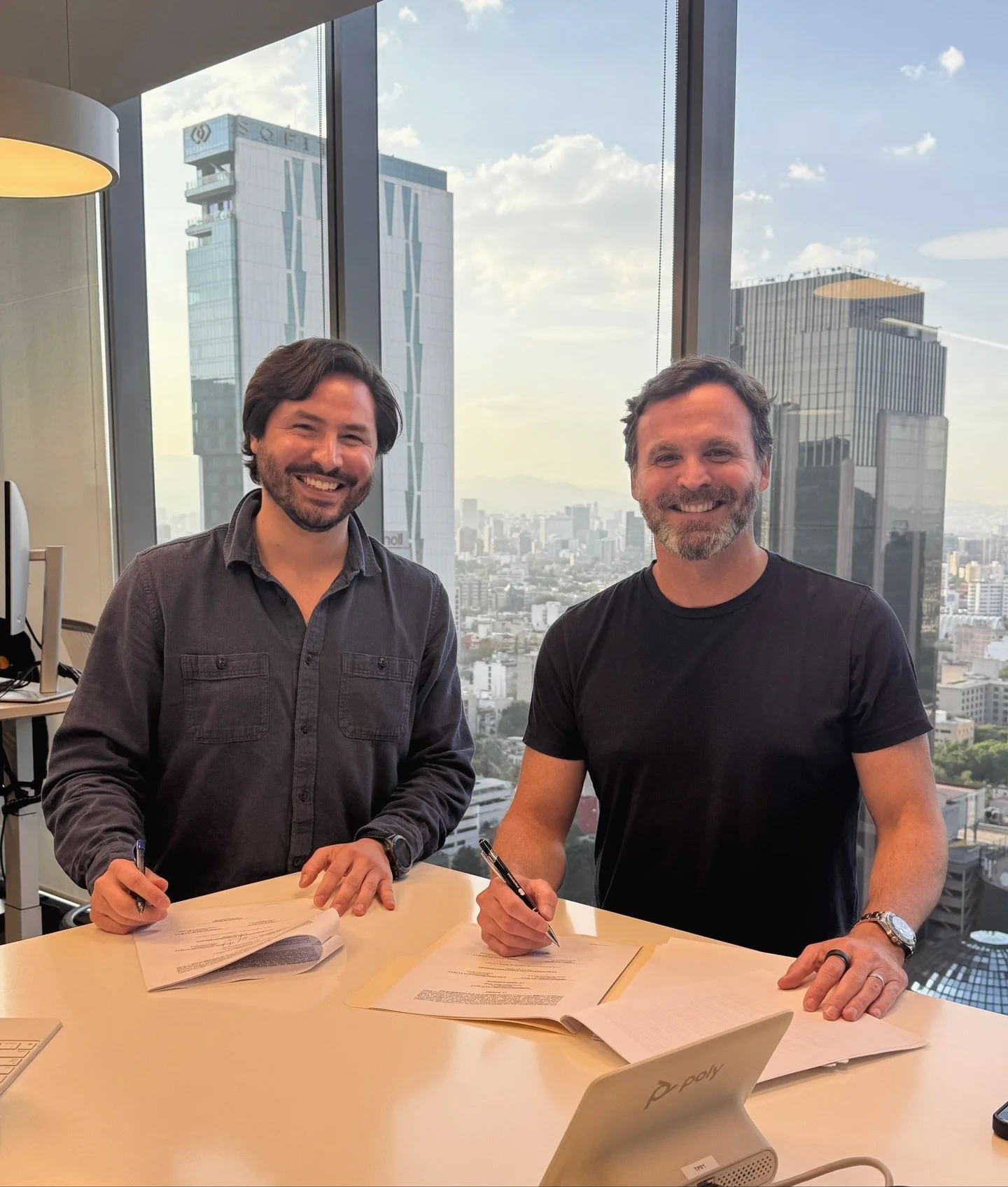 &iexcl;&iexcl;Firmamos!! 🎉 Hoy damos un paso enorme: se suman al proyecto de @magbayoceancamp tres tiburones incre&iacute;bles &mdash; @mau.schwartzmann, @alerisp y @simoncohens.

Nos emociona much&iacute;simo tener un equipo de socios tan capaz, ta