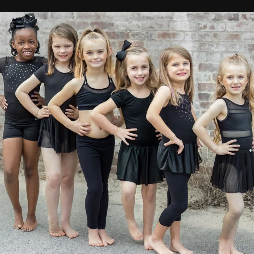 ⭐️ Mini Monday ⭐️ 

This week we will be spotlighting our company members! Meet our Minis. The cutest, sassiest girls around! We are so proud of the growth they have shown this year!