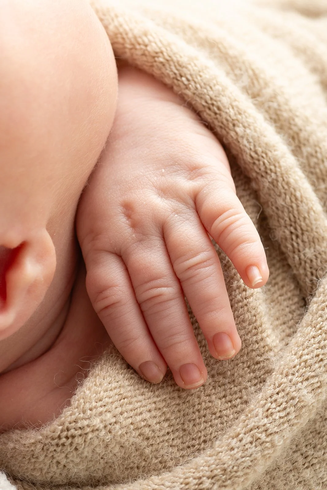 Harry 2 weeks-039.jpg