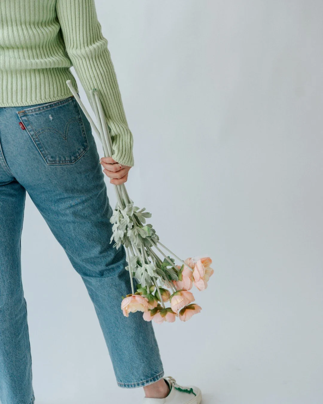 A little reminder that beauty doesn’t have to shout to be noticed. Sometimes it’s the thoughtful details that make a photo truly stand out πΈ πΈ