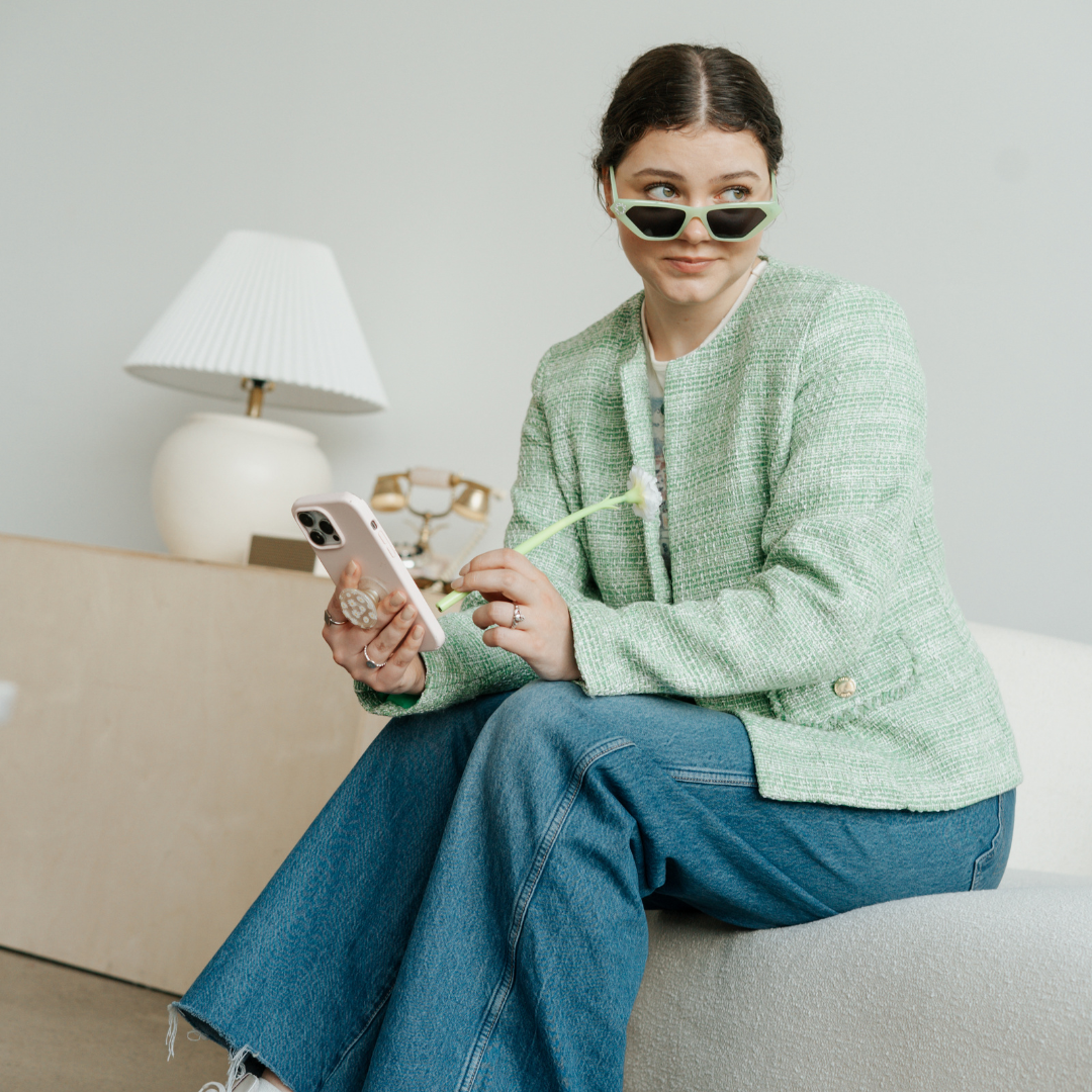 Stop the Scroll: How to Design Thumb-Stopping Visuals