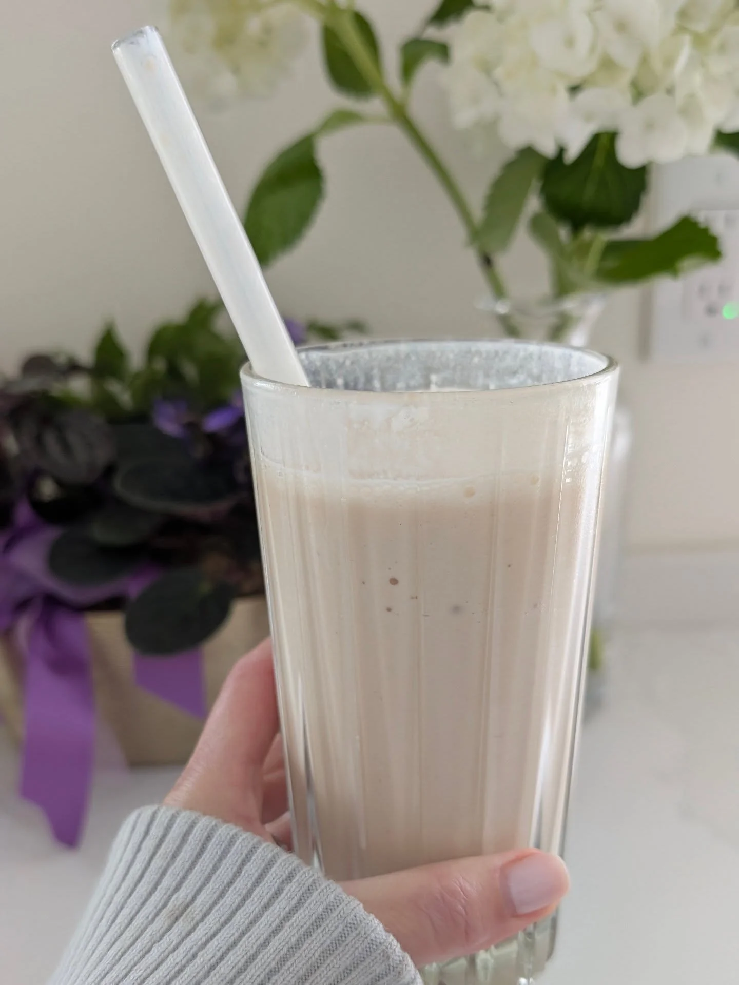 ✨✨Nourish ✨✨
A walk this morning and running into @kris10_gur followed by a homemade smoothie with cantaloupe, banana, Bestself greek yogurt and plant based protein powder. What a delicious way to start this Thursday.
How will you nourish yourself to