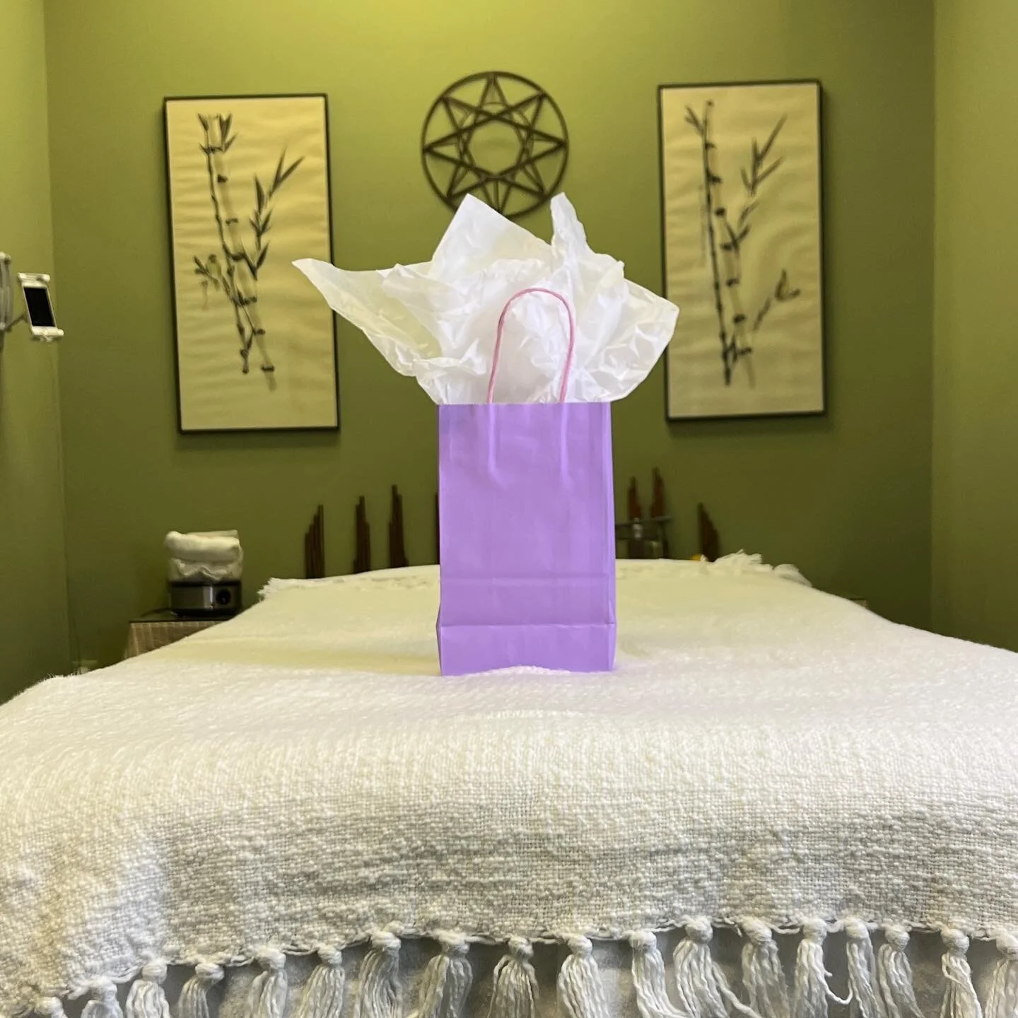 🌸Spring is here and I'm here to help you relieve any stresses you may have book yourself a relaxing massage🌸

All new clients will receive a welcome self care goodie bag! 🛍️

Link in bio to book📲

Enjoy $10 off any service with code &ldquo;BOOK10