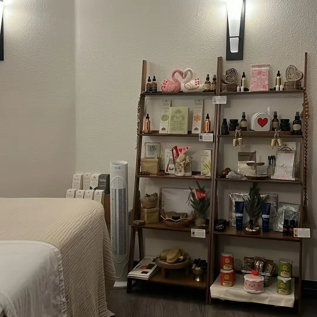 February in pics 💗

February was all about pouring more love into my business and making space for much needed self-care.